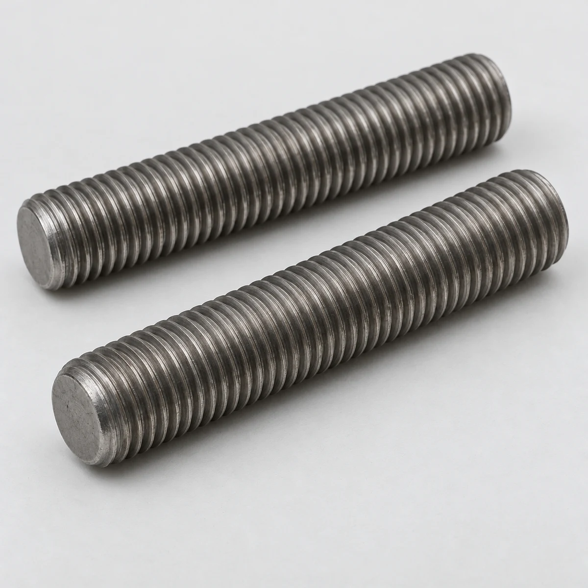 ASTM A193 B7 Threaded Rod - ASTM A193 B7 alloy steel, plain finish, thread and end view (product illustration)