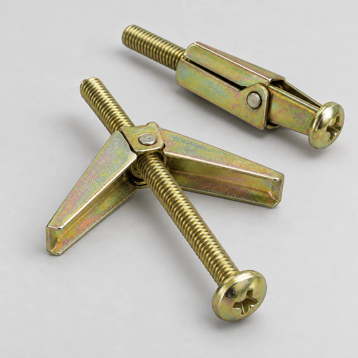 Toggle Anchor - yellow zinc (product illustration)
