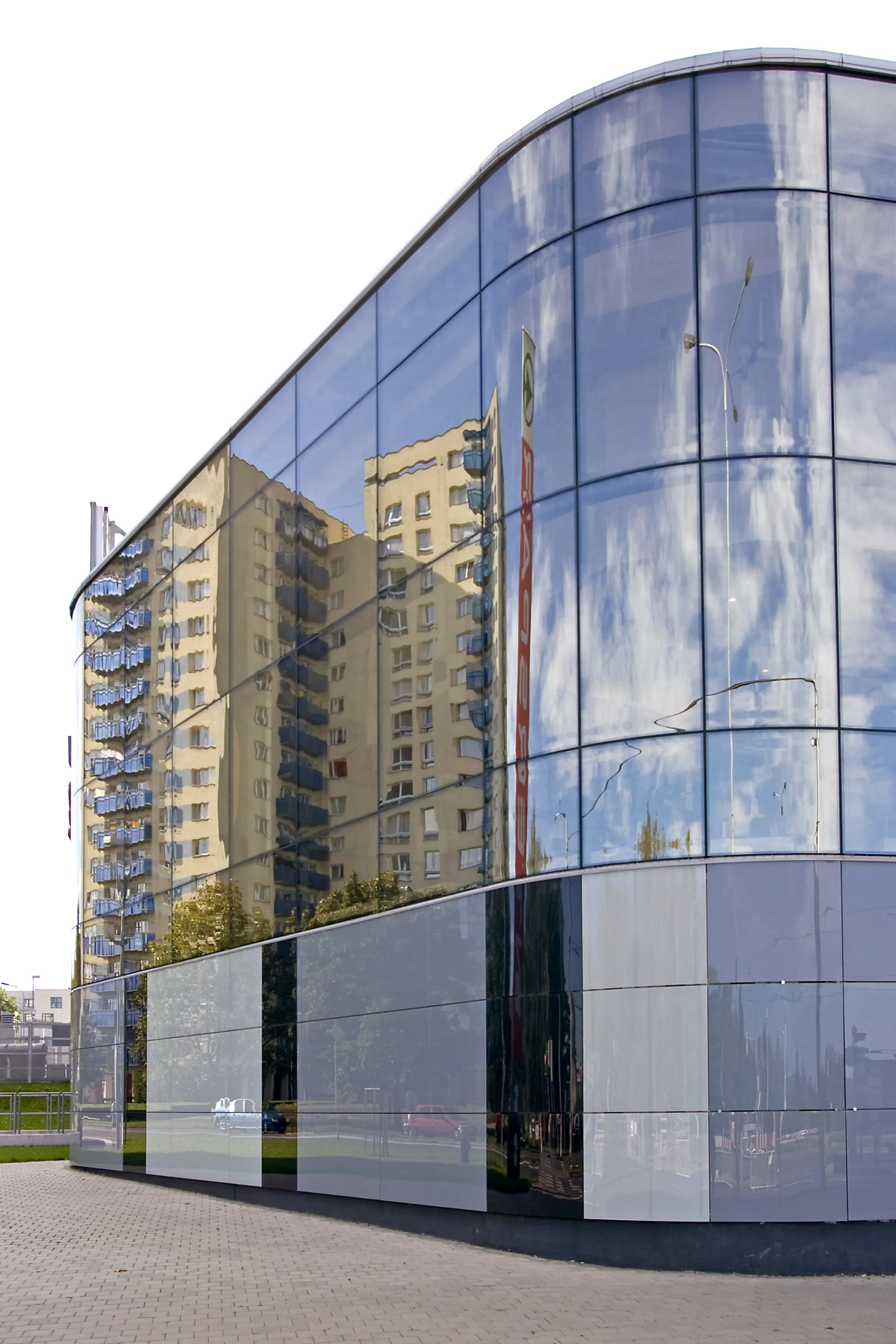 Nákupní centrum INTERSPAR Ostrava s fasádním obkladem