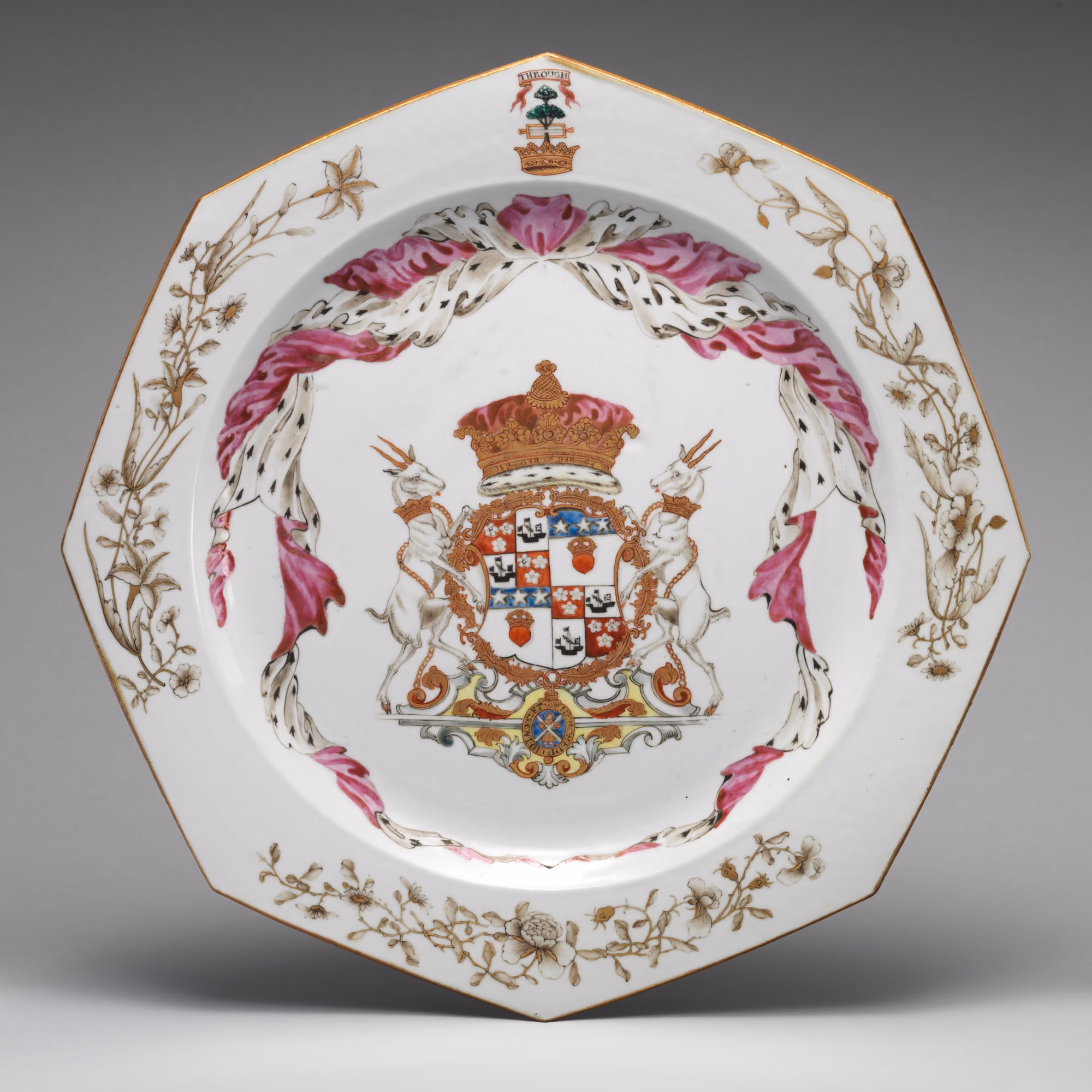 Chinese export armorial service dish, 18th century