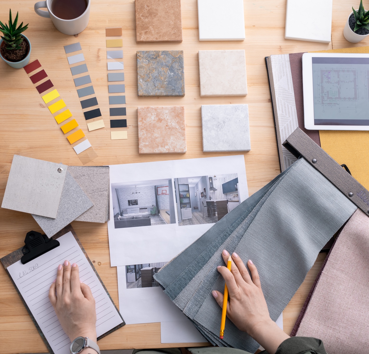 Entwicklung eines individuellen Raumkonzepts mit Feng Shui, Interior Design und abgestimmten Farb- und Materialempfehlungen.