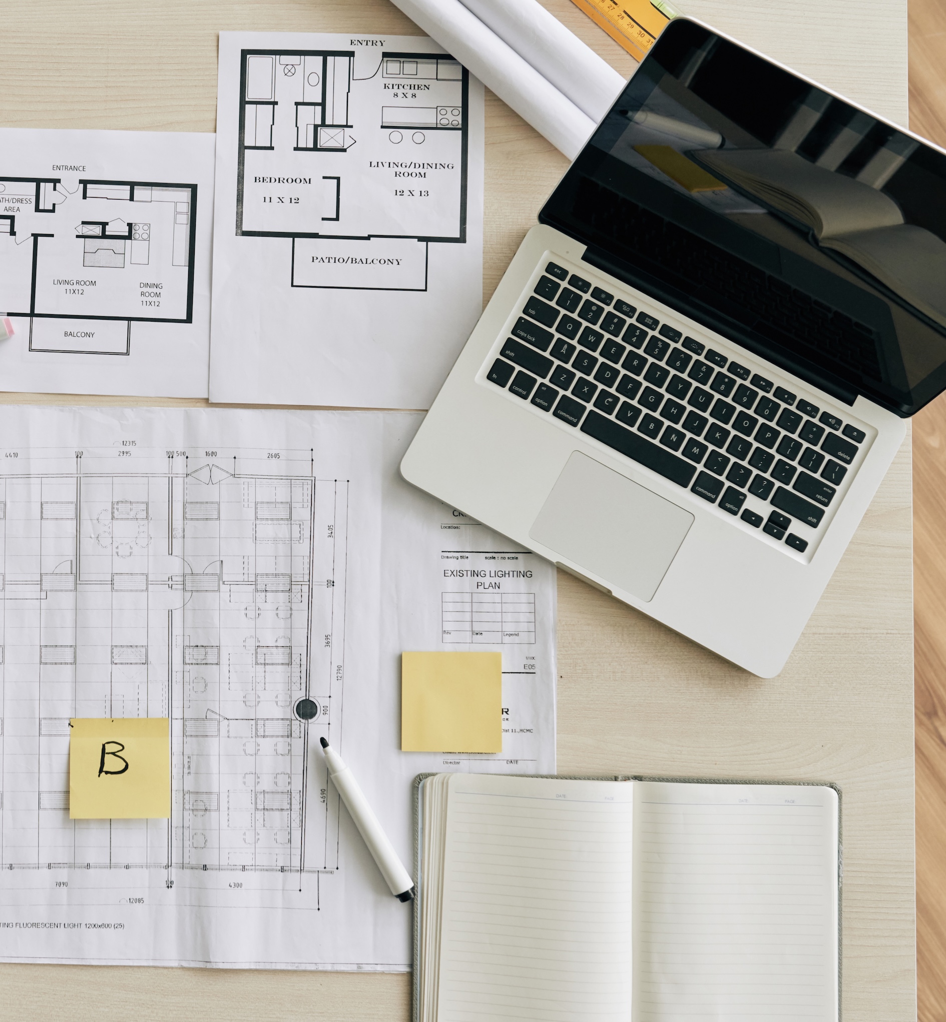 Planung eines persönlichen Wohnkonzepts mit Raumstruktur, Möblierungsplanung und Feng-Shui-orientierter Raumgestaltung.