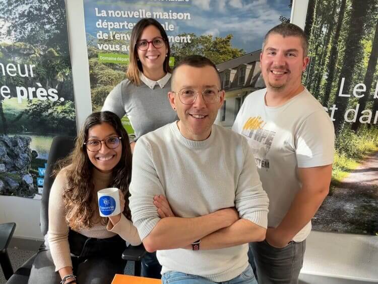 Équipe Web & Réseaux Sociaux du Conseil départemental de l'Essonne, qui utilise Talkspirit pour booster la productivité des équipes