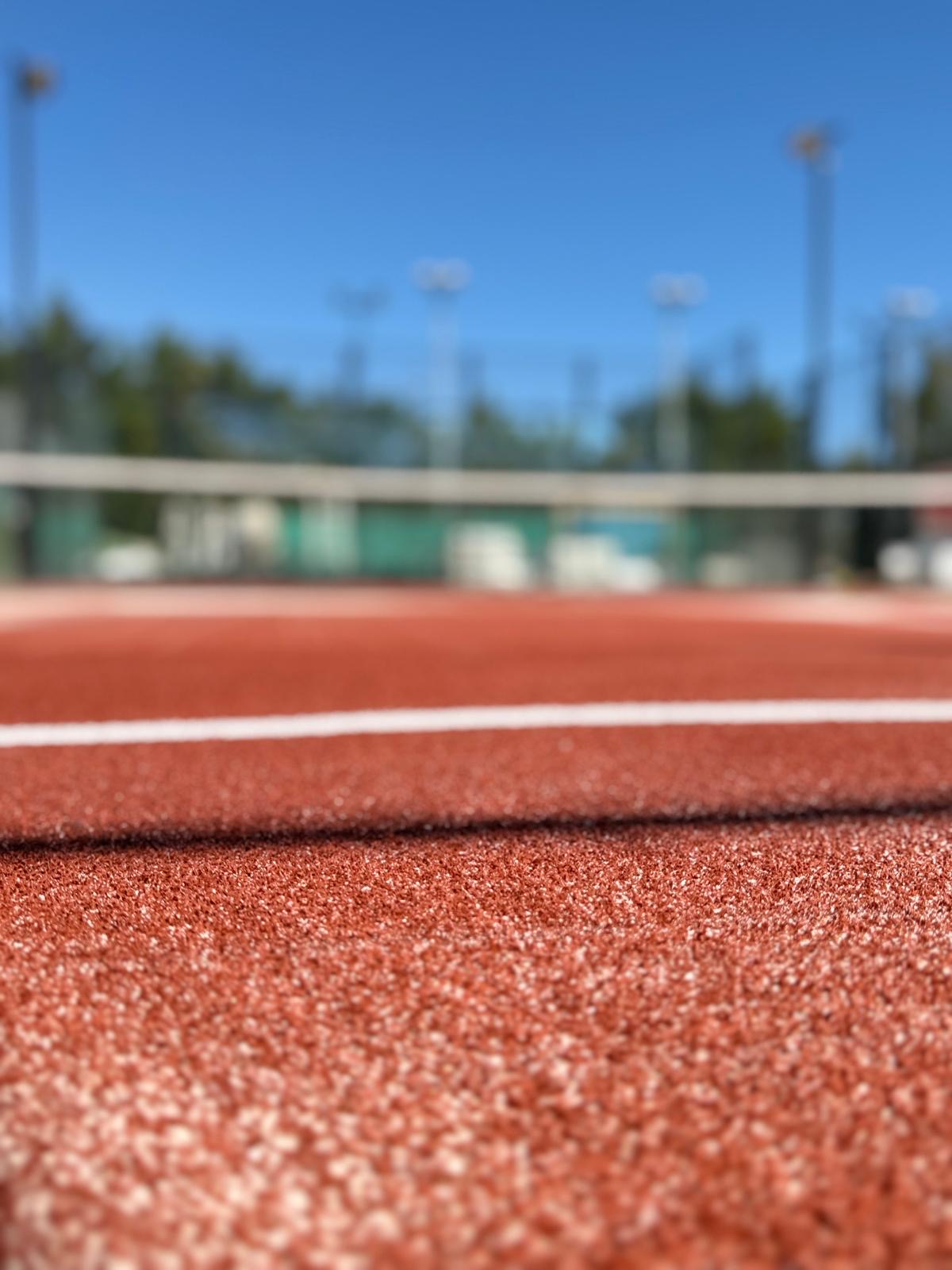 Court de tennis en gazon synthétique réalisé par Sol Sportif
