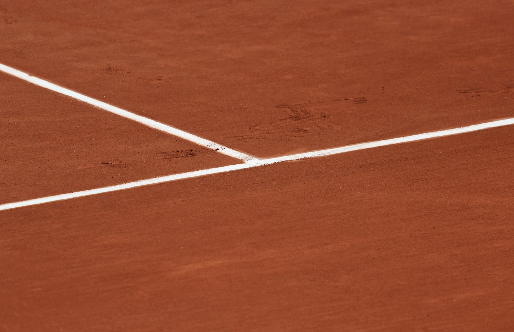 Entretien et arrosage d’un court de tennis