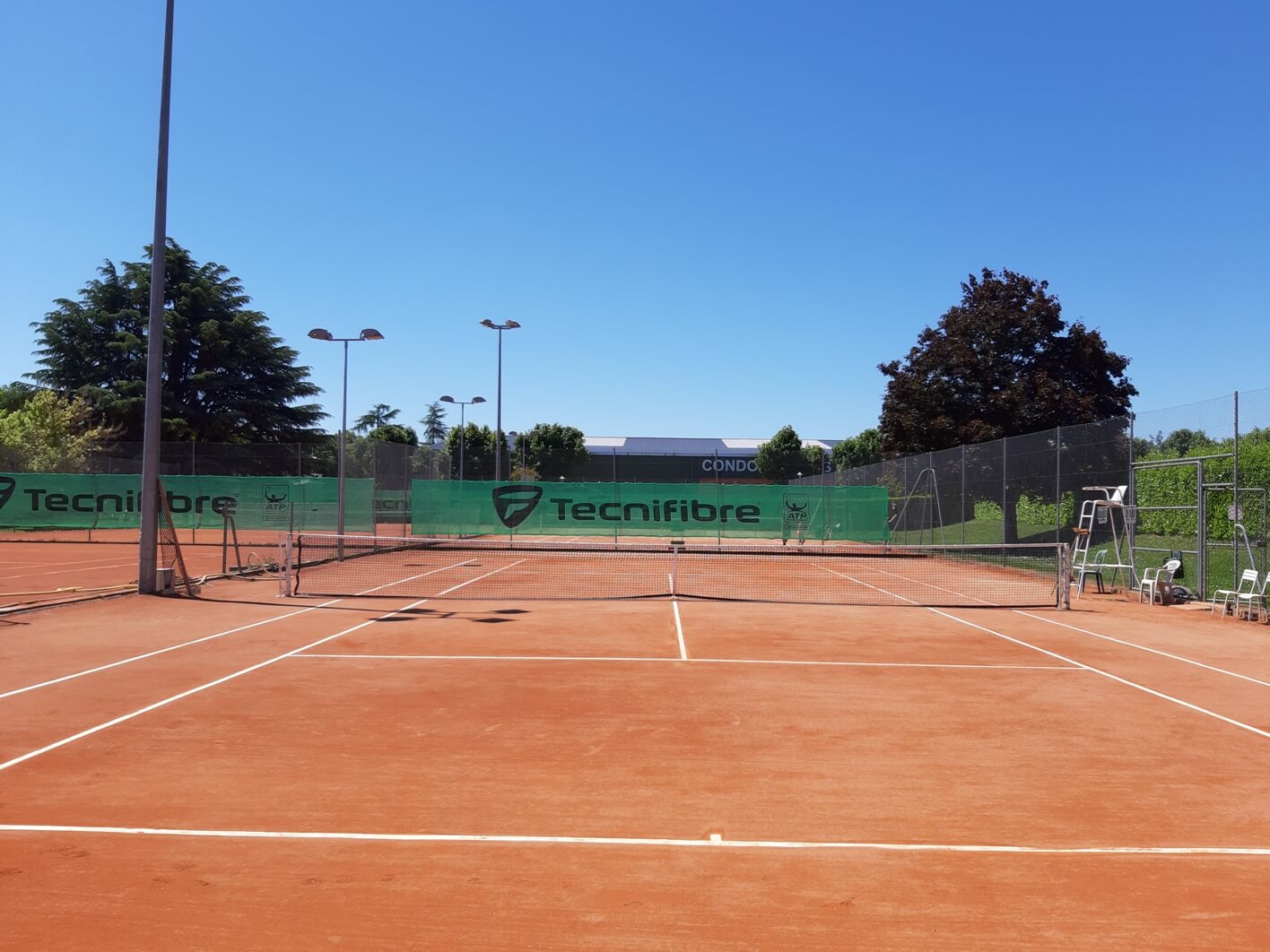 Court de tennis en terre battue - Plan Terre FFT 2026