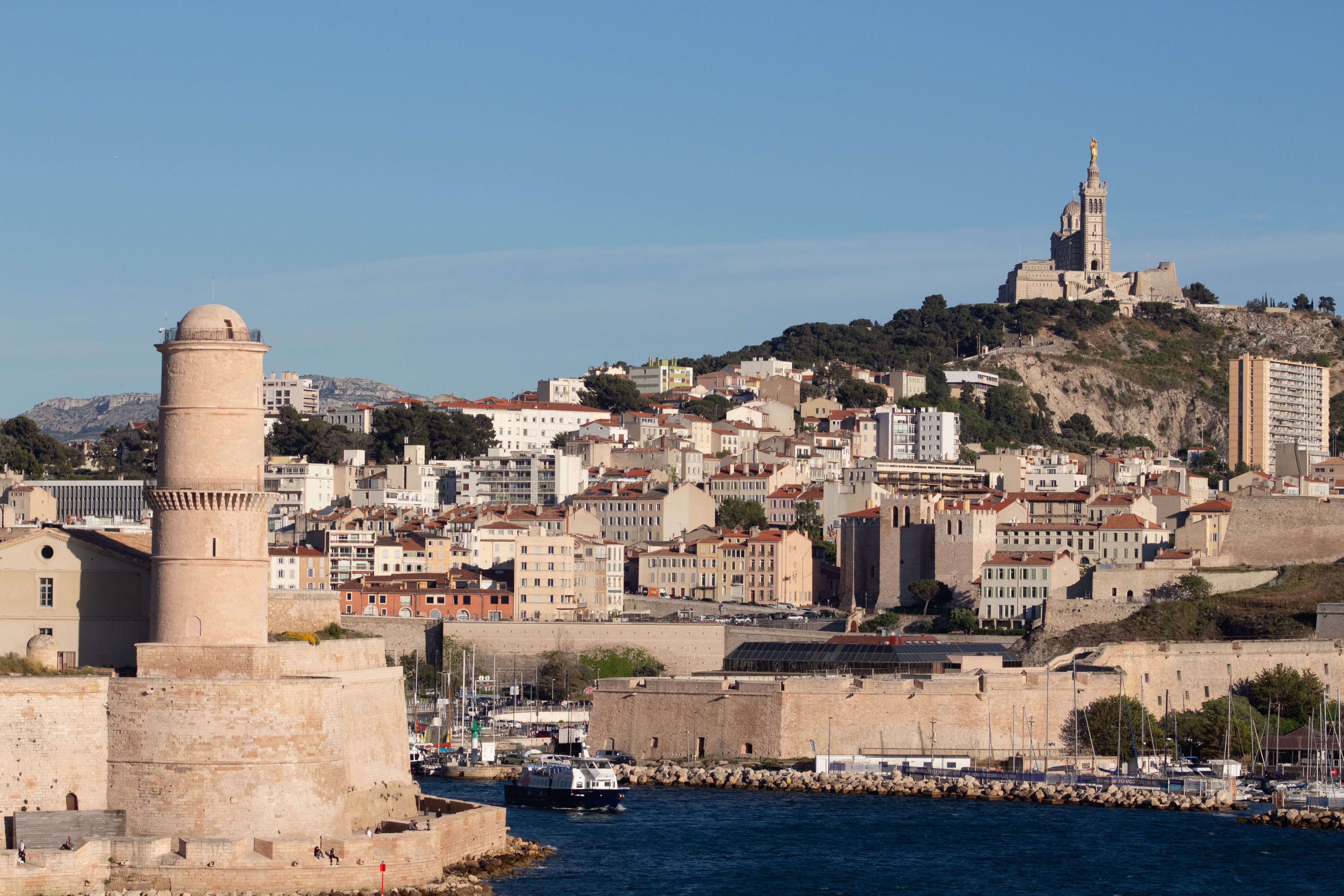 Construction de terrains sportifs à Marseille par Sol Sportif