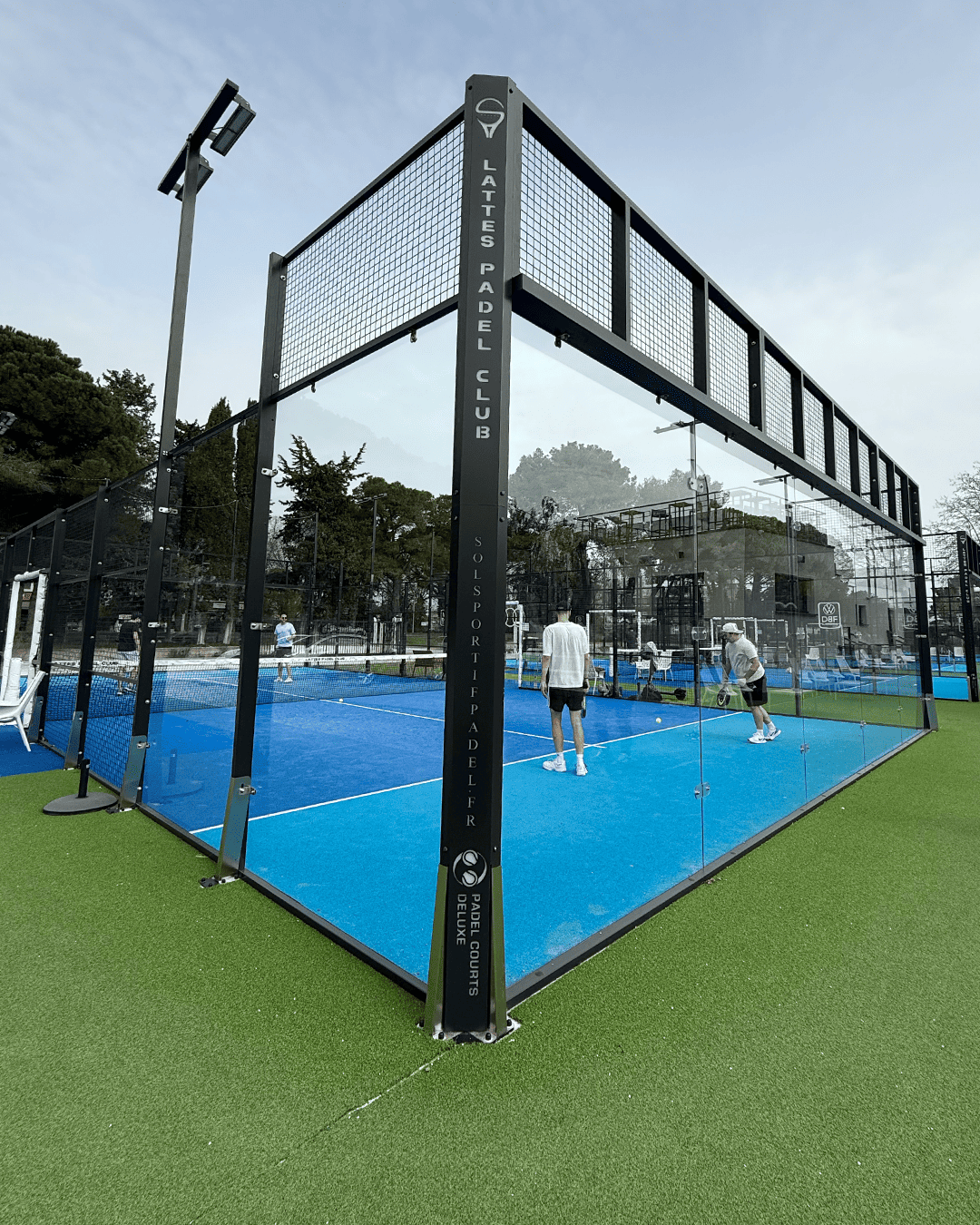 Terrains de padel du Lattes Padel Club près de Montpellier