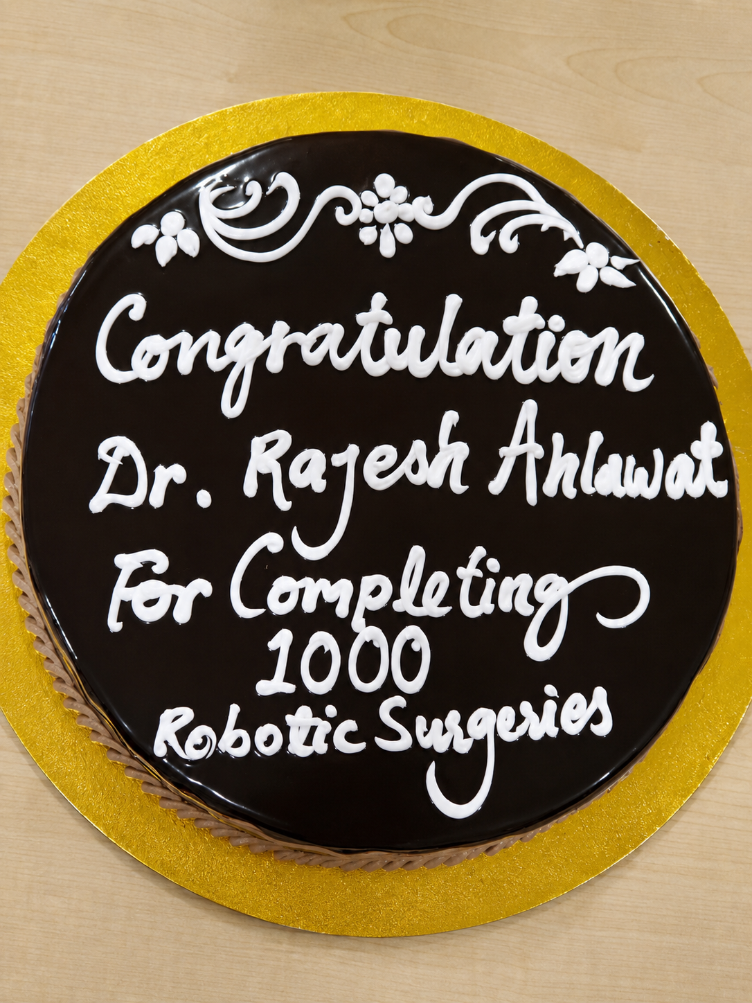 Cake celebrating 1000 robotic surgeries, 2018