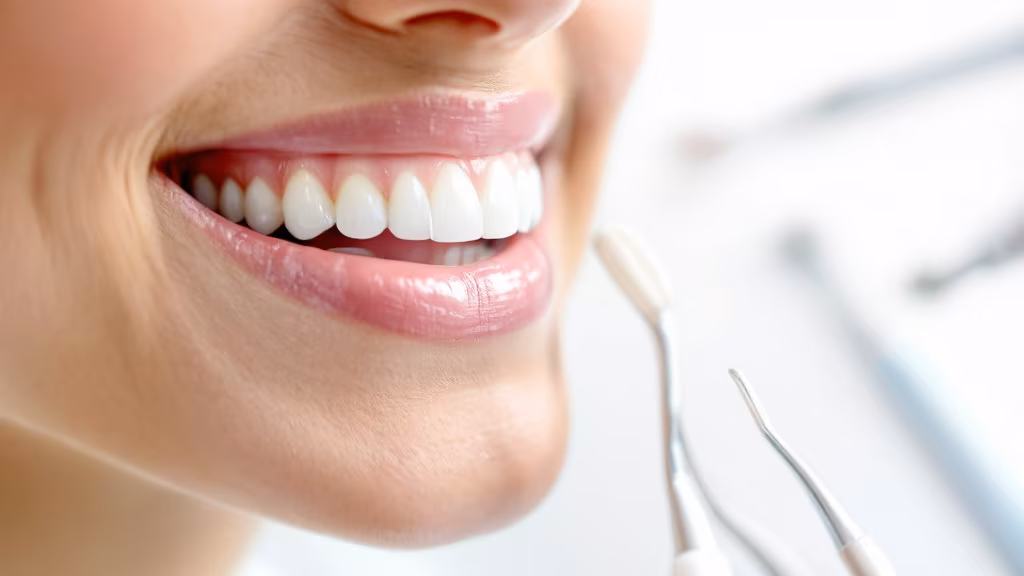 Diagram showing how advanced gum disease can loosen teeth and lead to tooth loss