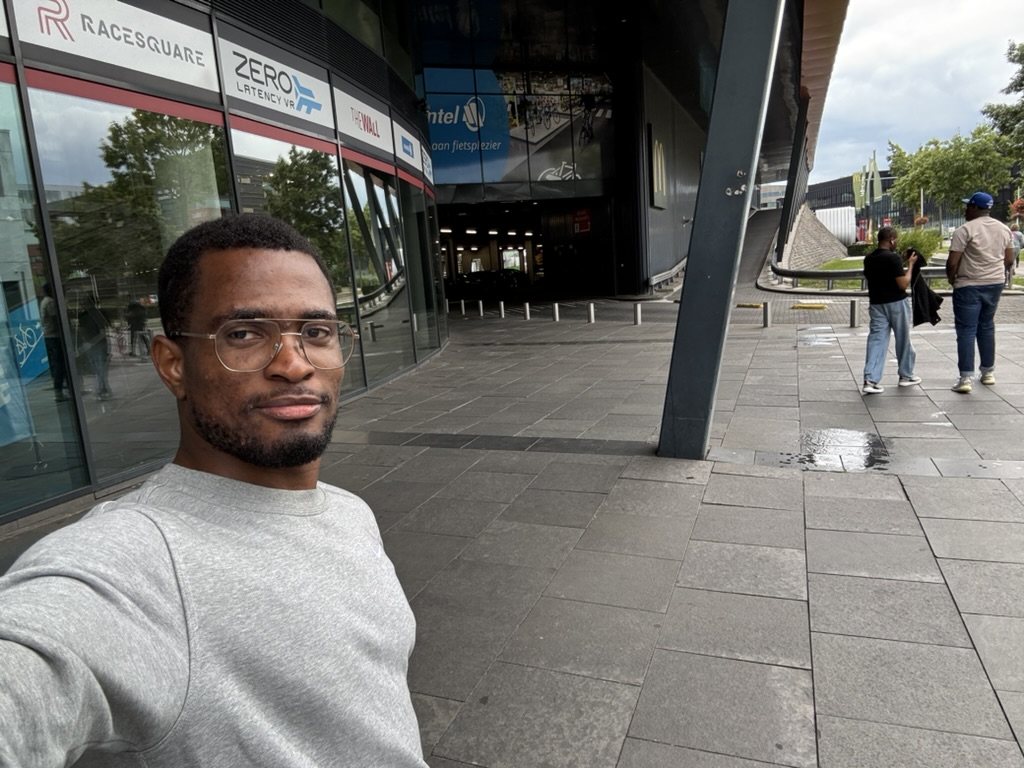 Portret van Eronmonse, klant van Huurfix in Eindhoven