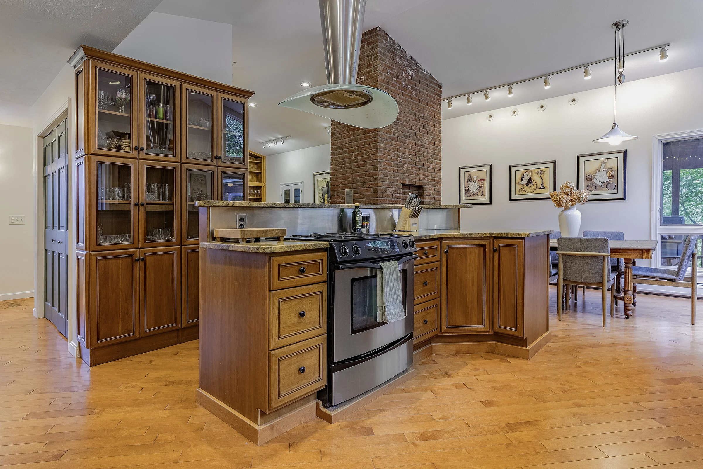 Full Kitchen