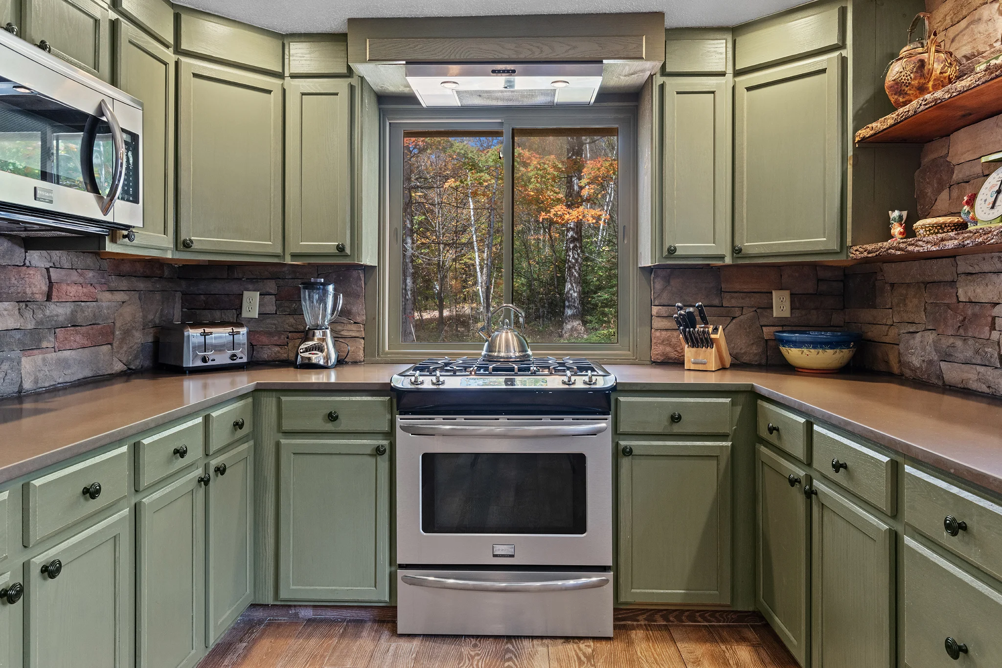 Full Kitchen