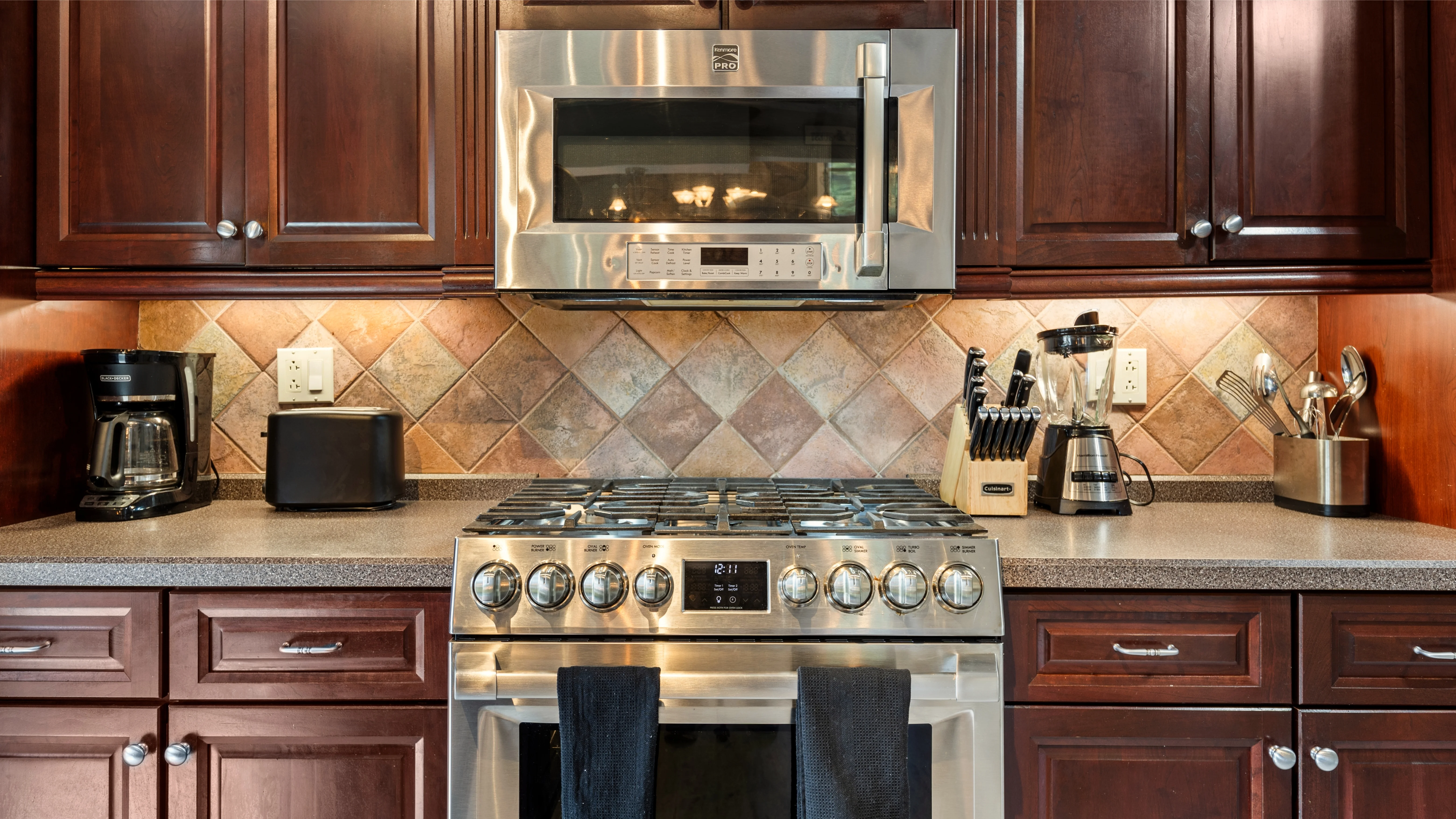 Full Kitchen