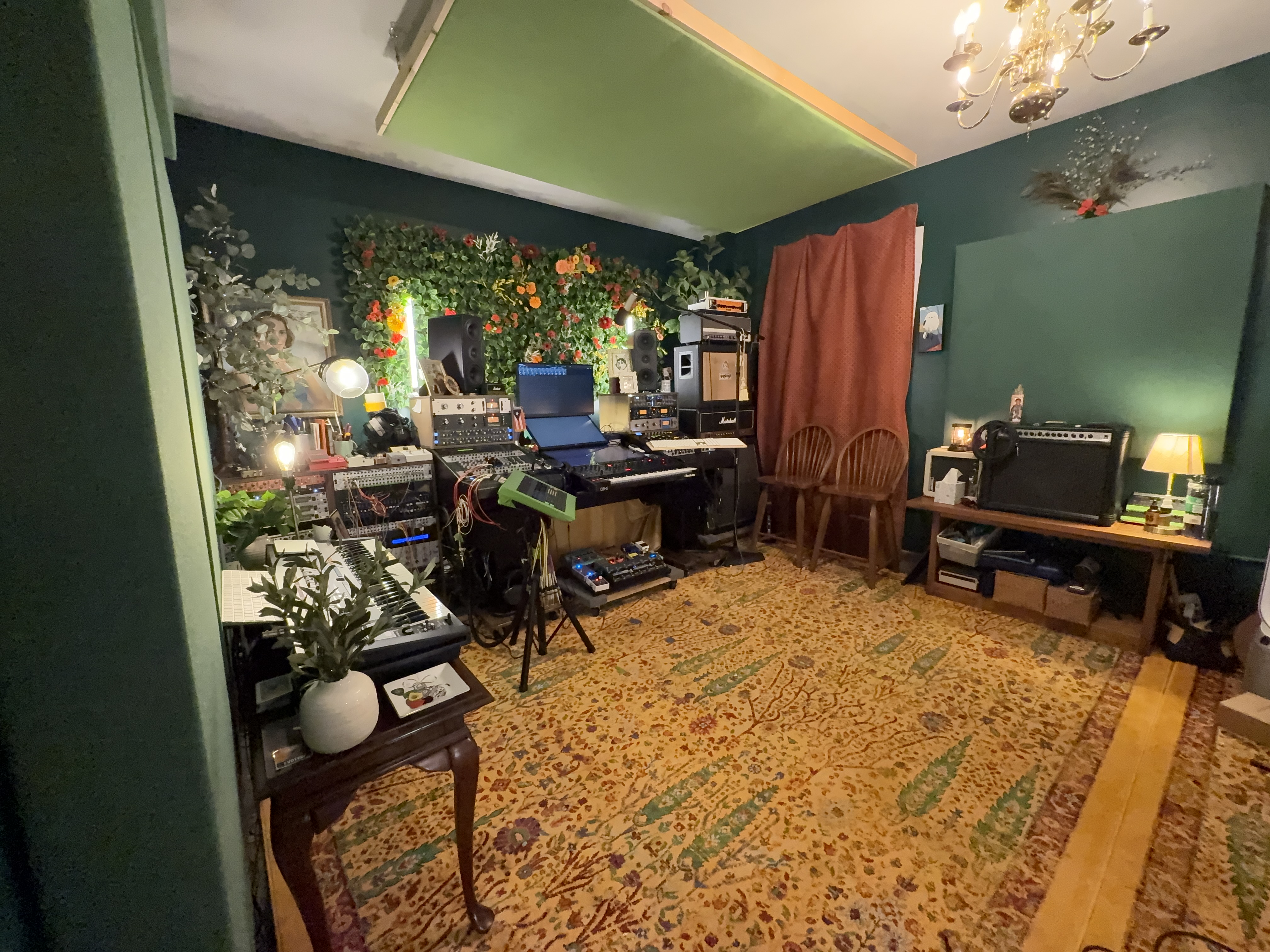 [background image] image of studio interior (for a music studio)