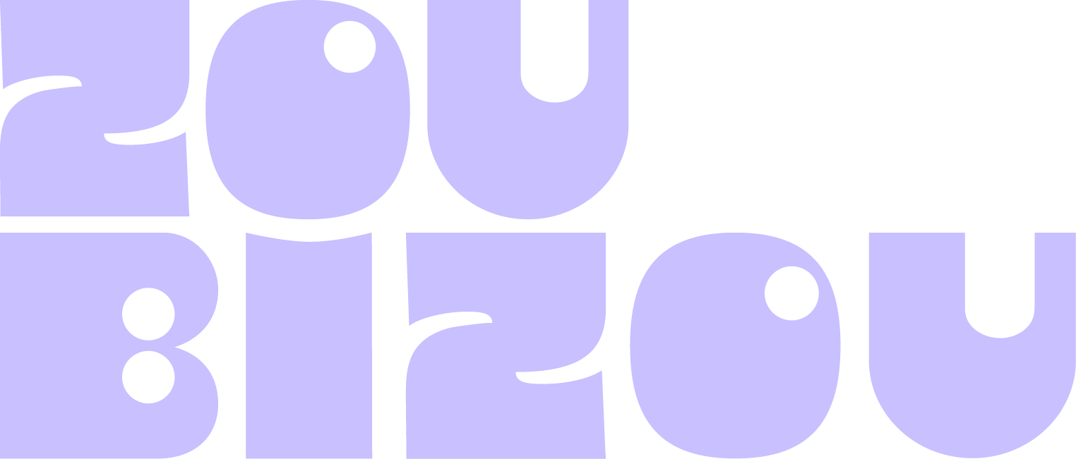 Texte graphique rouge avec les mots « YOU » et « BIZYOU » stylisés.