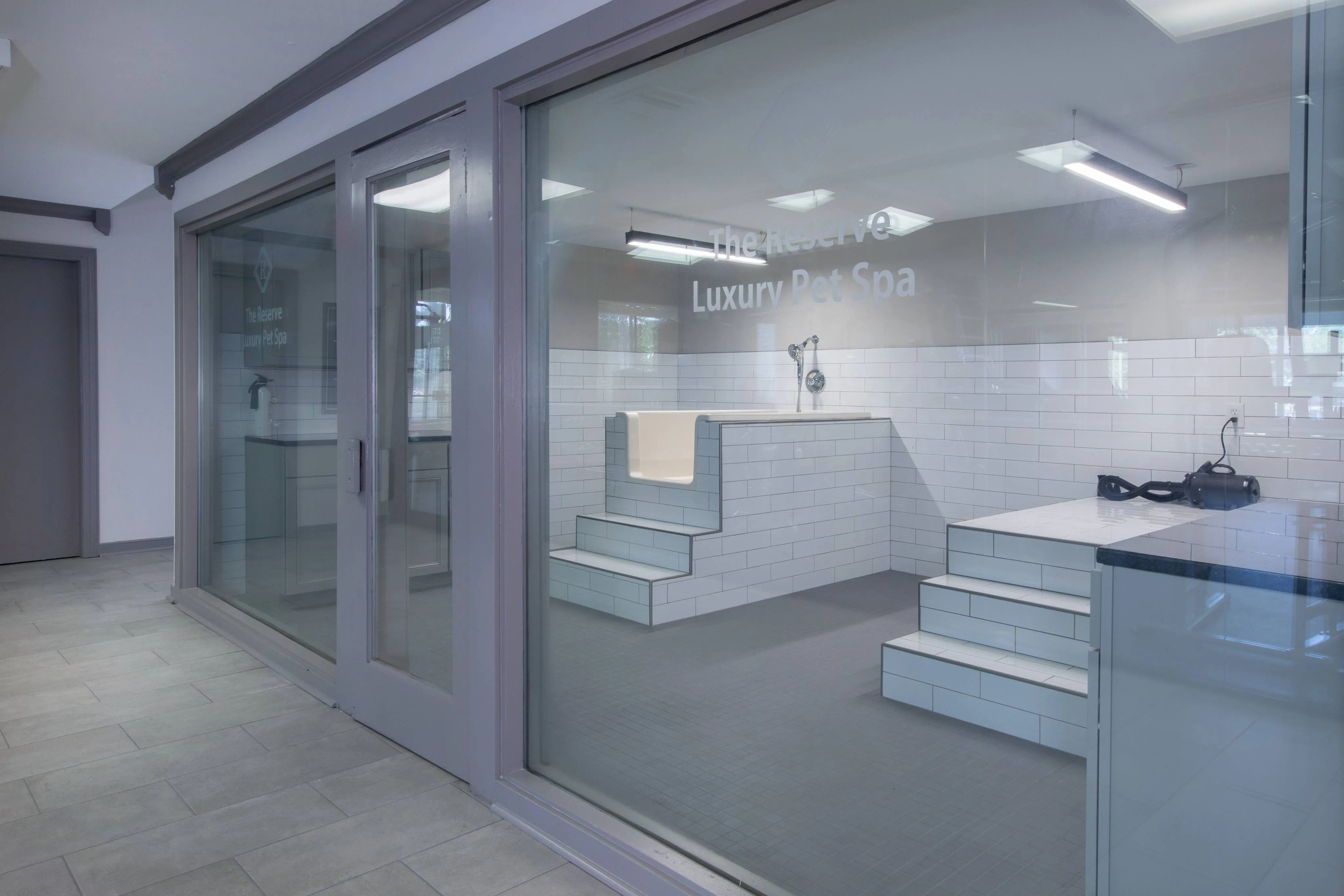 Pet washing room