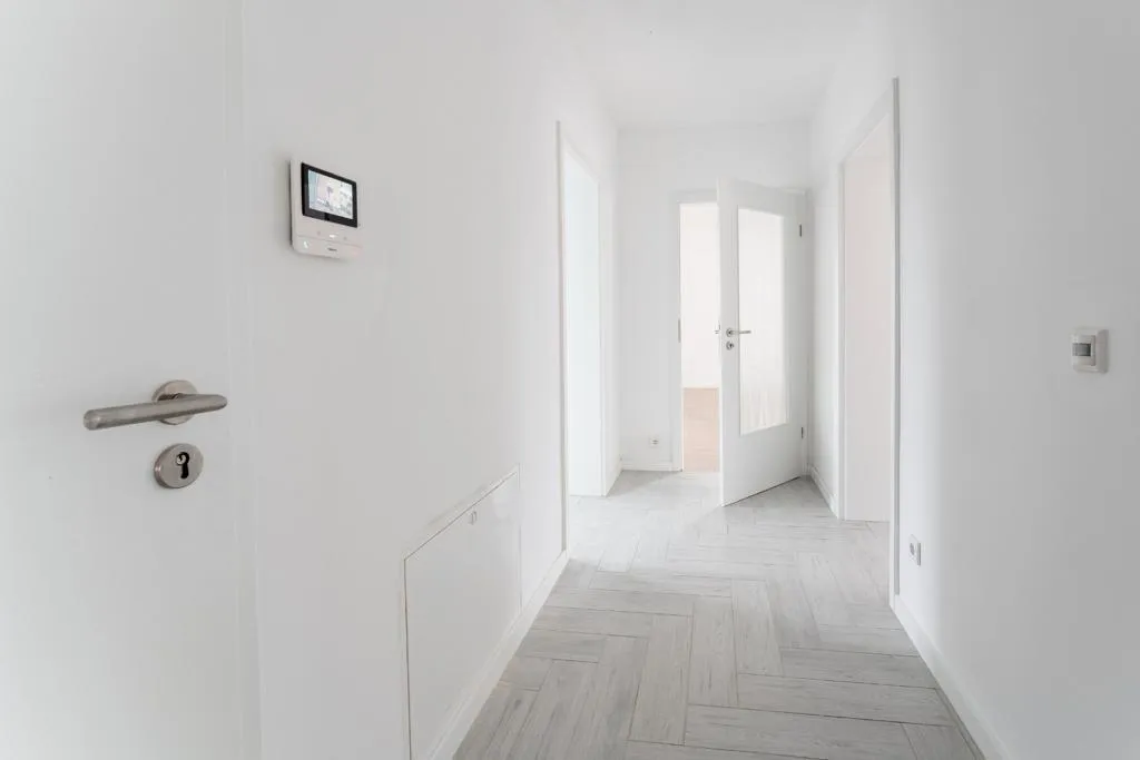 Zimmer mit Balkontür
