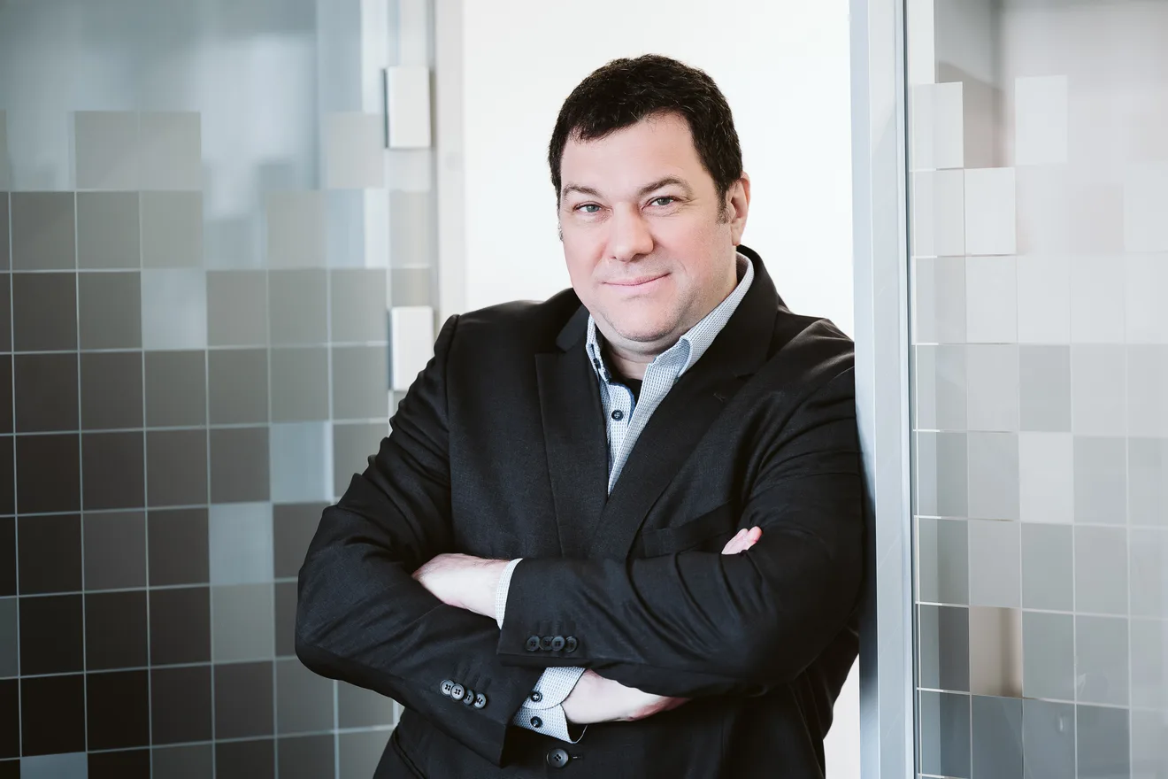 Tibiássy Béla László, kereskedelmi igazgató – portré