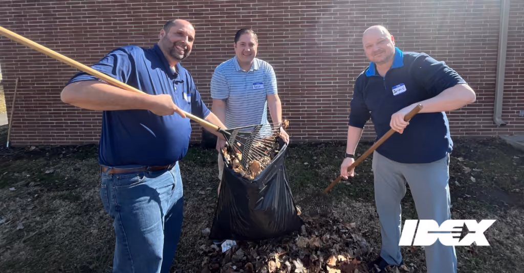 Banjo’s Extended Leadership Team helping to collect leaves