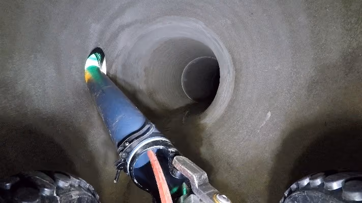 A POV video from the ROVION SAT II crawler (2)
