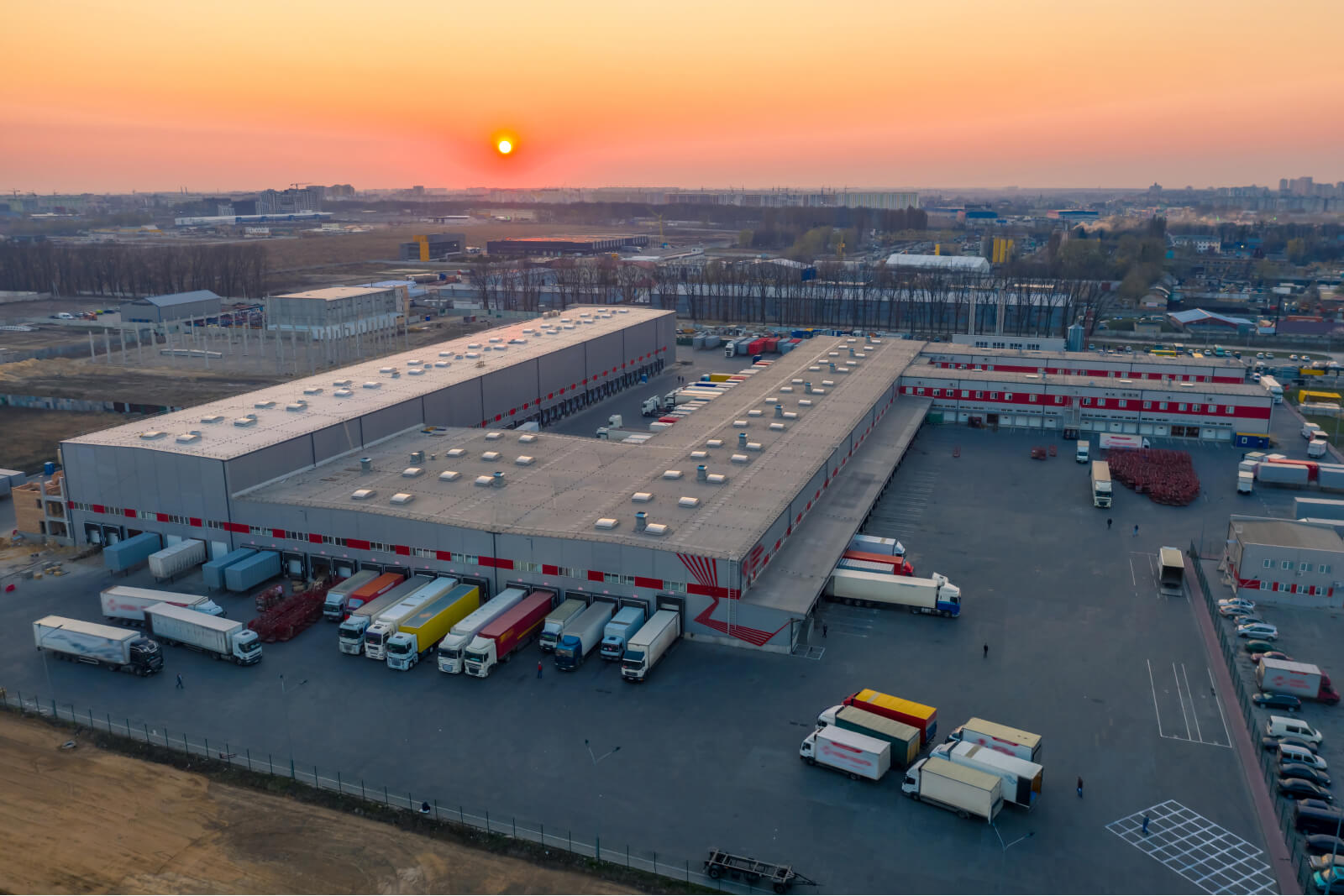 Logistics Lifehacks: Keep Costs Low by Being a Shipper of Choice