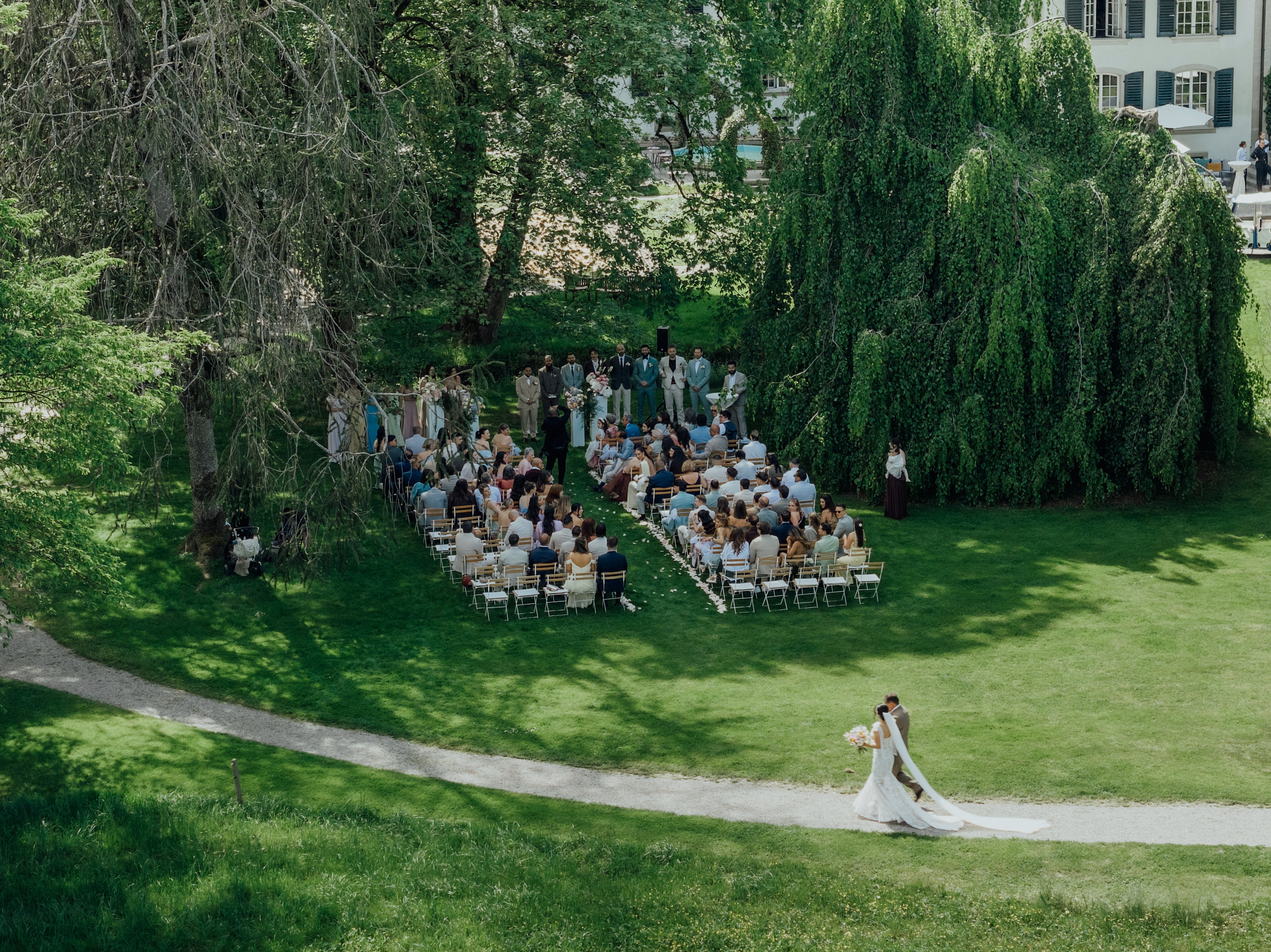 Romantic Wedding Photography Schloss Hünigen