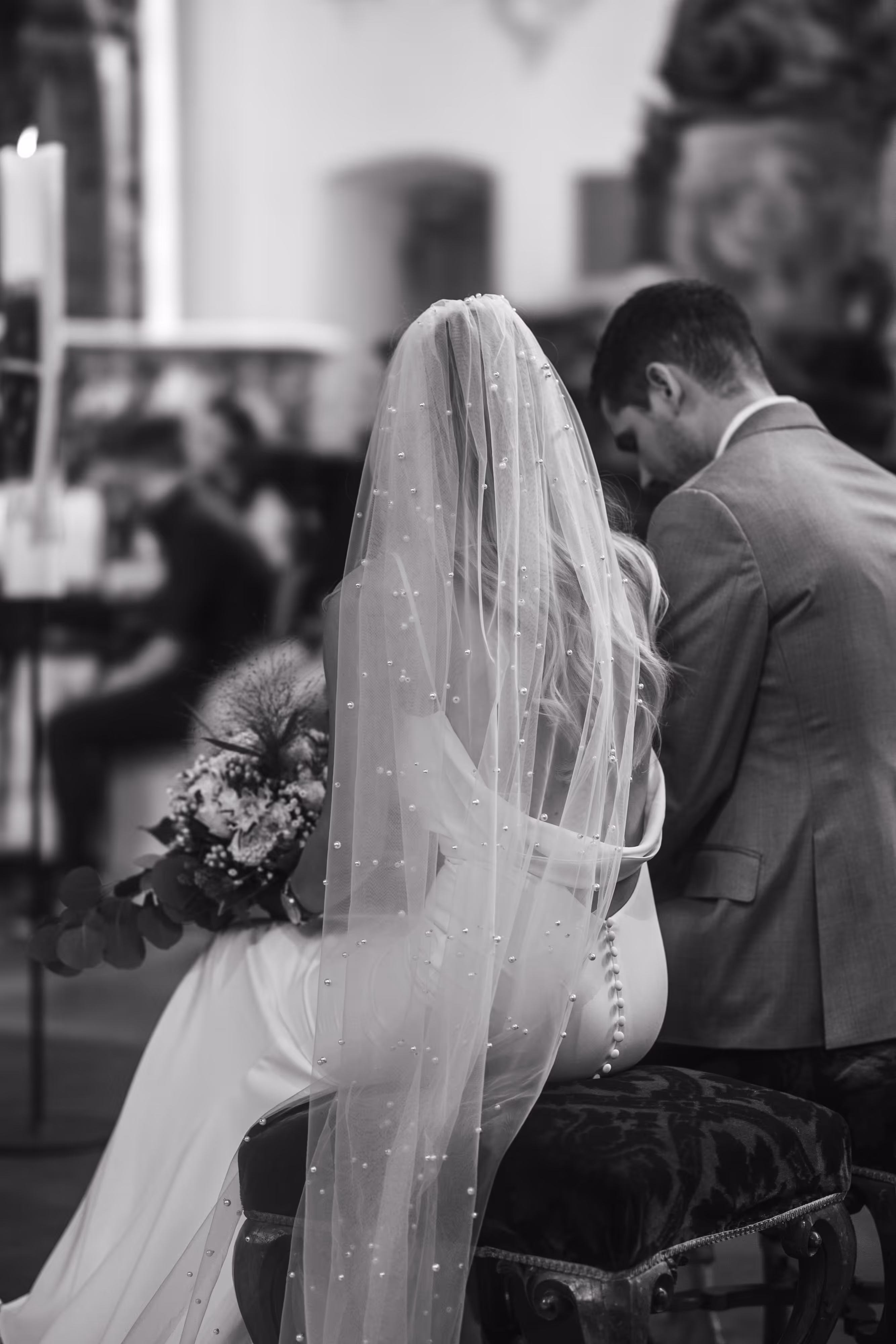 Wedding ceremony emotional moment — wedding photography by Lee Kramer Switzerland