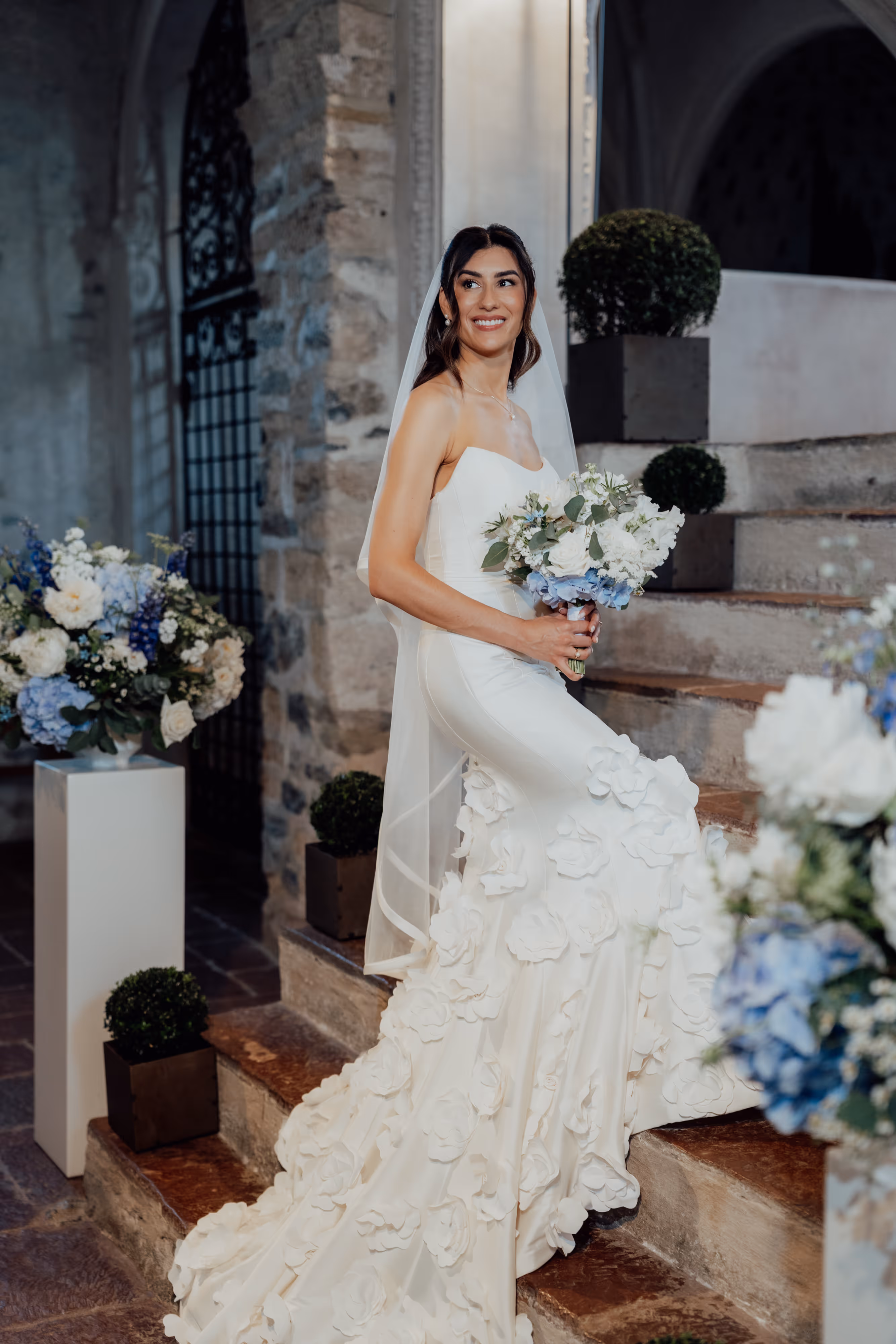 Hochzeitsdetails und Floristik am Schloss Spiez — Fine Art Hochzeitsfotografie Schweiz