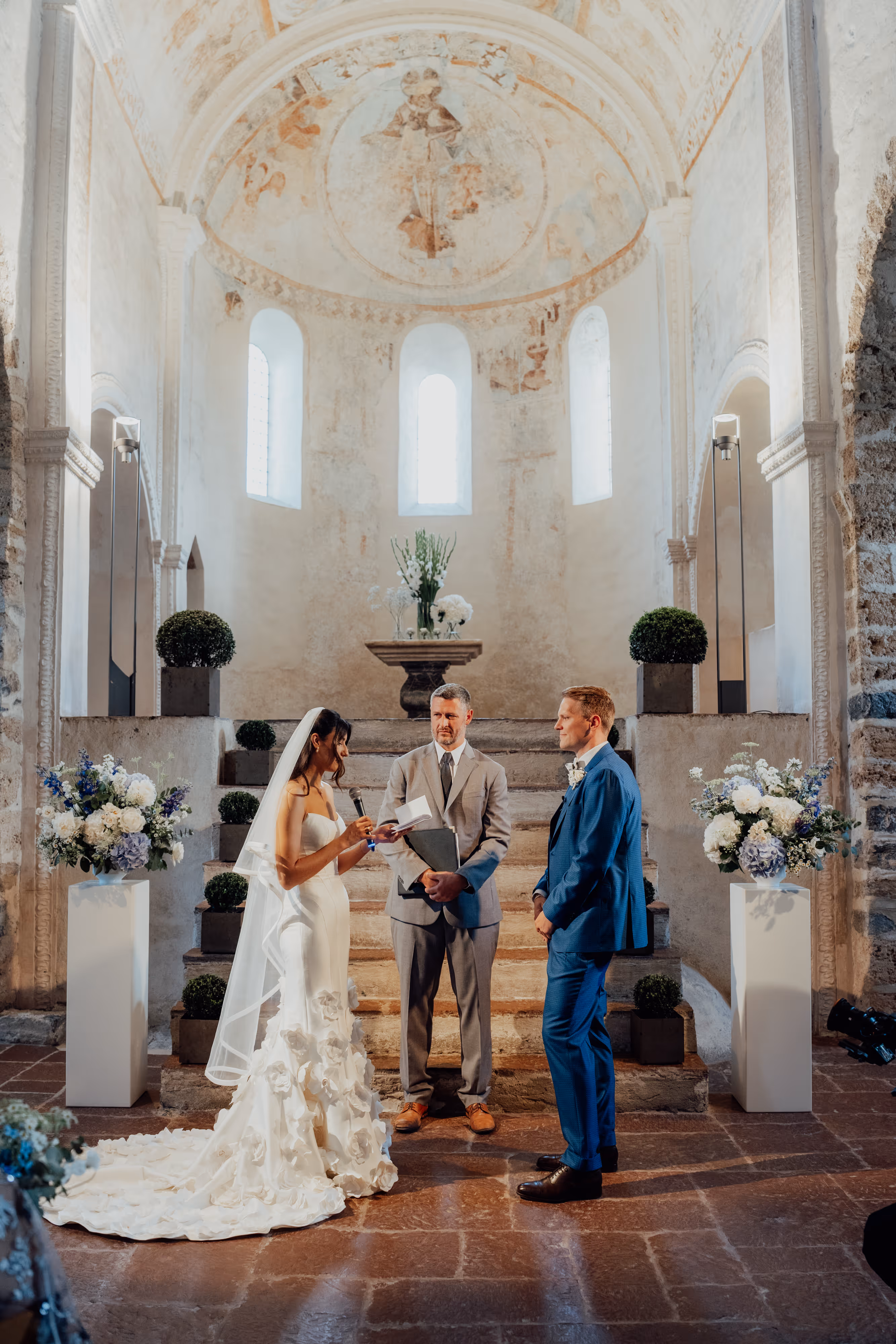 Trauung am Schloss Spiez — Hochzeitsfotograf Thunersee Berner Oberland