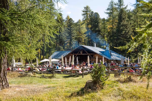 Farewell brunch at Alp Schaukäserei Morteratsch near the Morteratsch glacier — destination wedding photography by LEE by LEE KRAMER