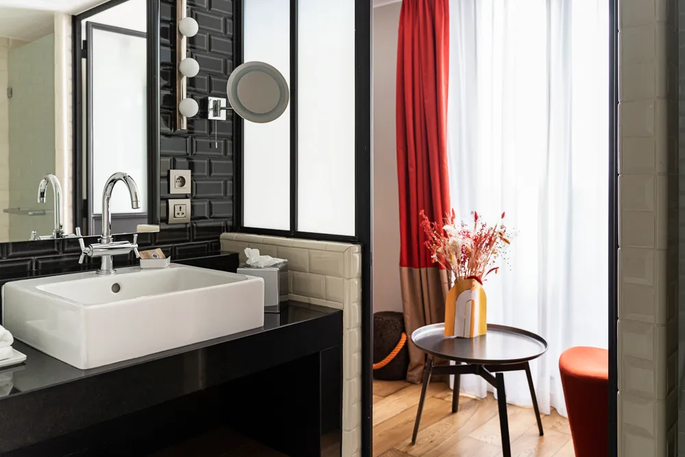 salle de bain studio d'artiste Terrass" hotel Montmartre Paris