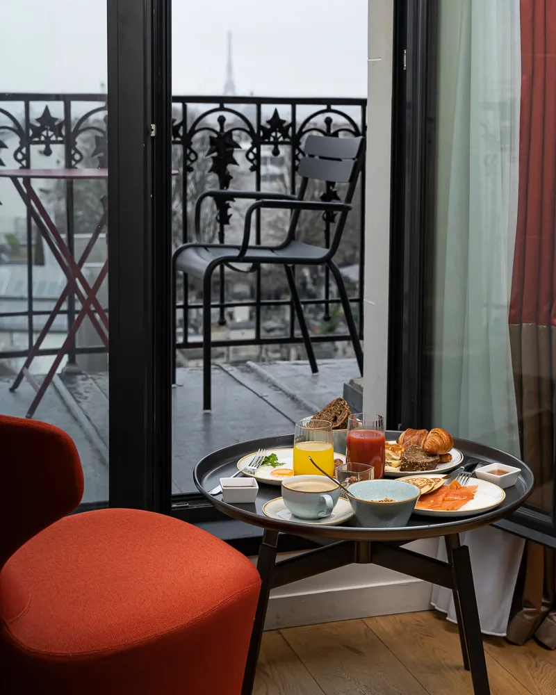 vue balcon studio d'artiste Terrass" hotel Montmartre Paris