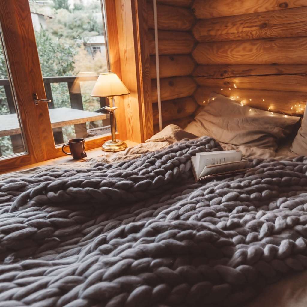 How to Actually Decompress After Work: The Evening Ritual That Helps You Leave the Day Behind