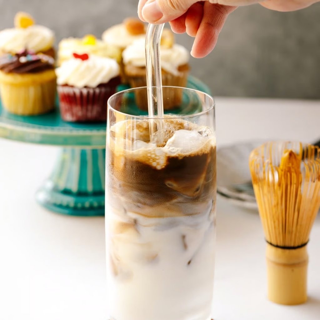 How to Make an Iced Hojicha Latte at Home