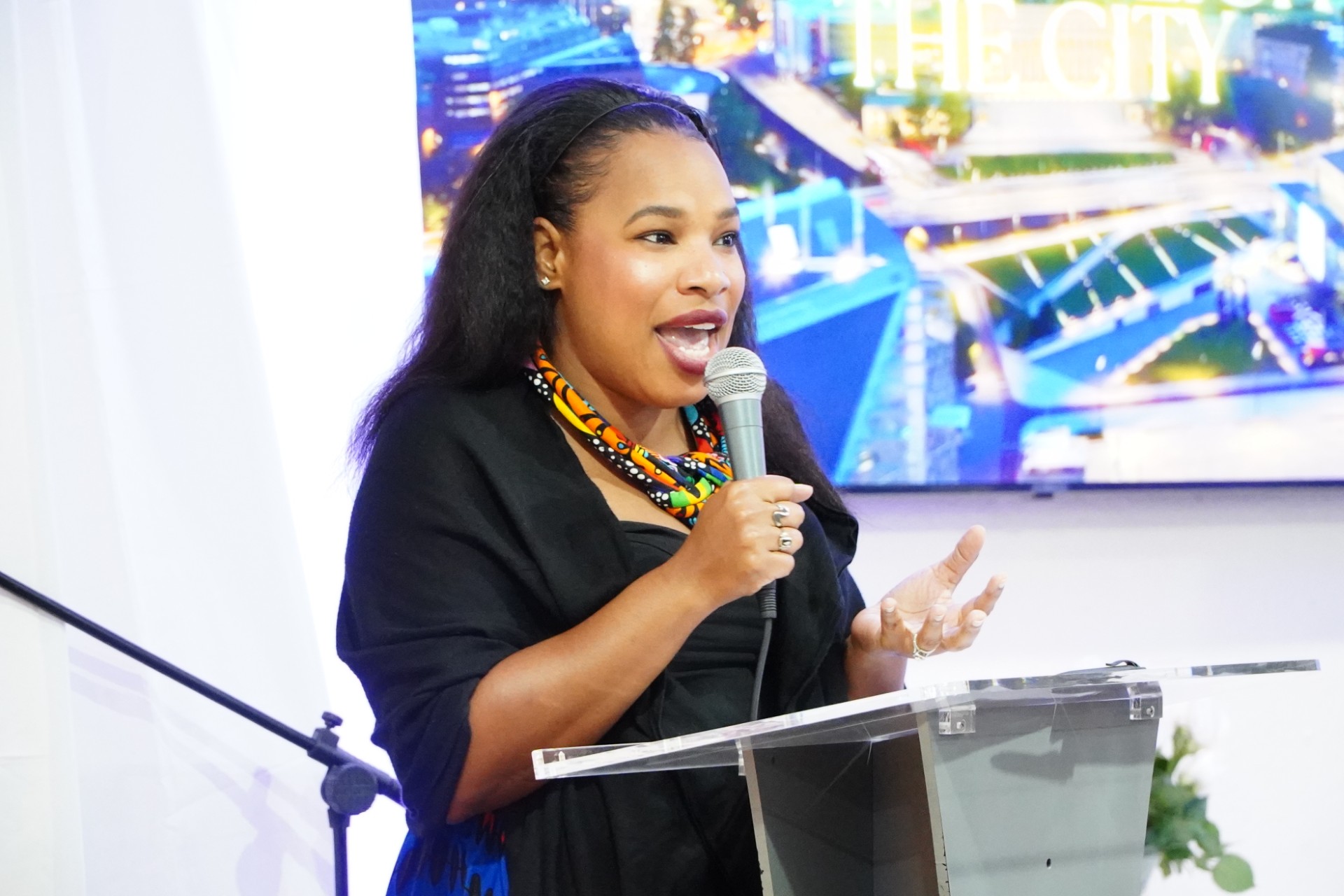 Kaysia Earley speaking at a community event