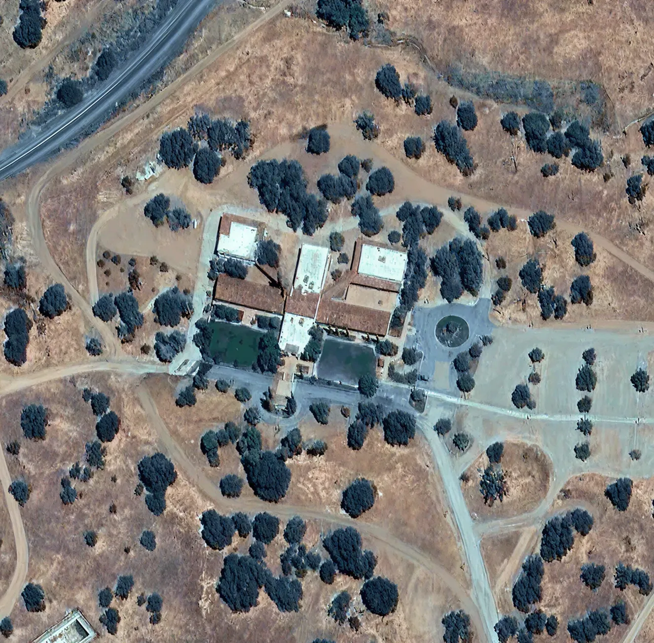 Aerial view of the Villa La Paz campus and oak-dotted grounds in Keene, California