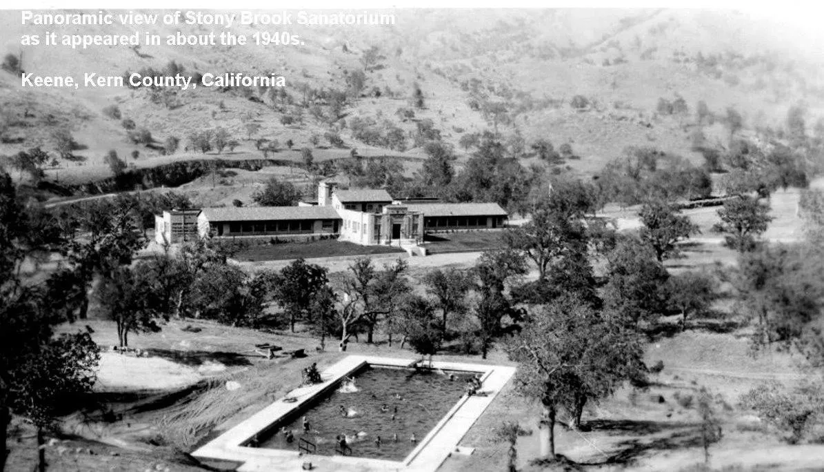 Panoramic 1940s view of Stony Brook Sanatorium and its swimming pool in Keene, California