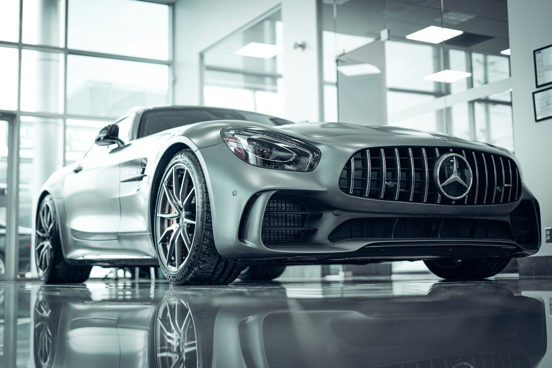 Dealership Vs Independent Mercedes Repair in Newport Beach