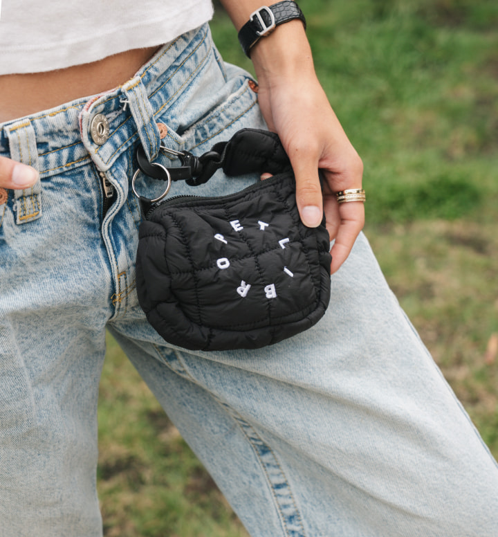 Gemnote-custom-brand-merch-Petlibro-puffy-accessory-bag