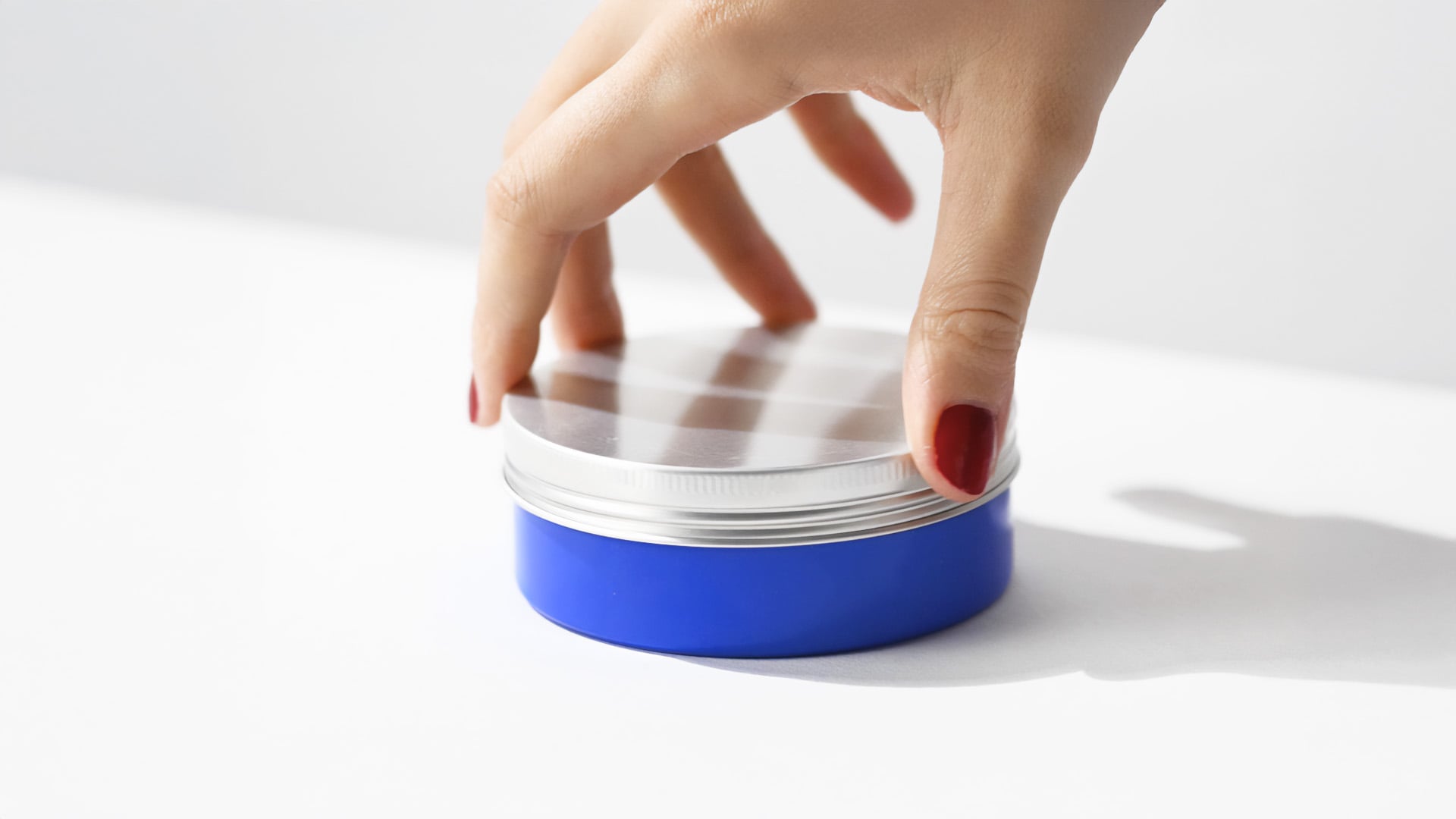 Boîtes à Couvercle à Vis : Un Emballage Sûr, Élégant et Réutilisable pour Divers Produits