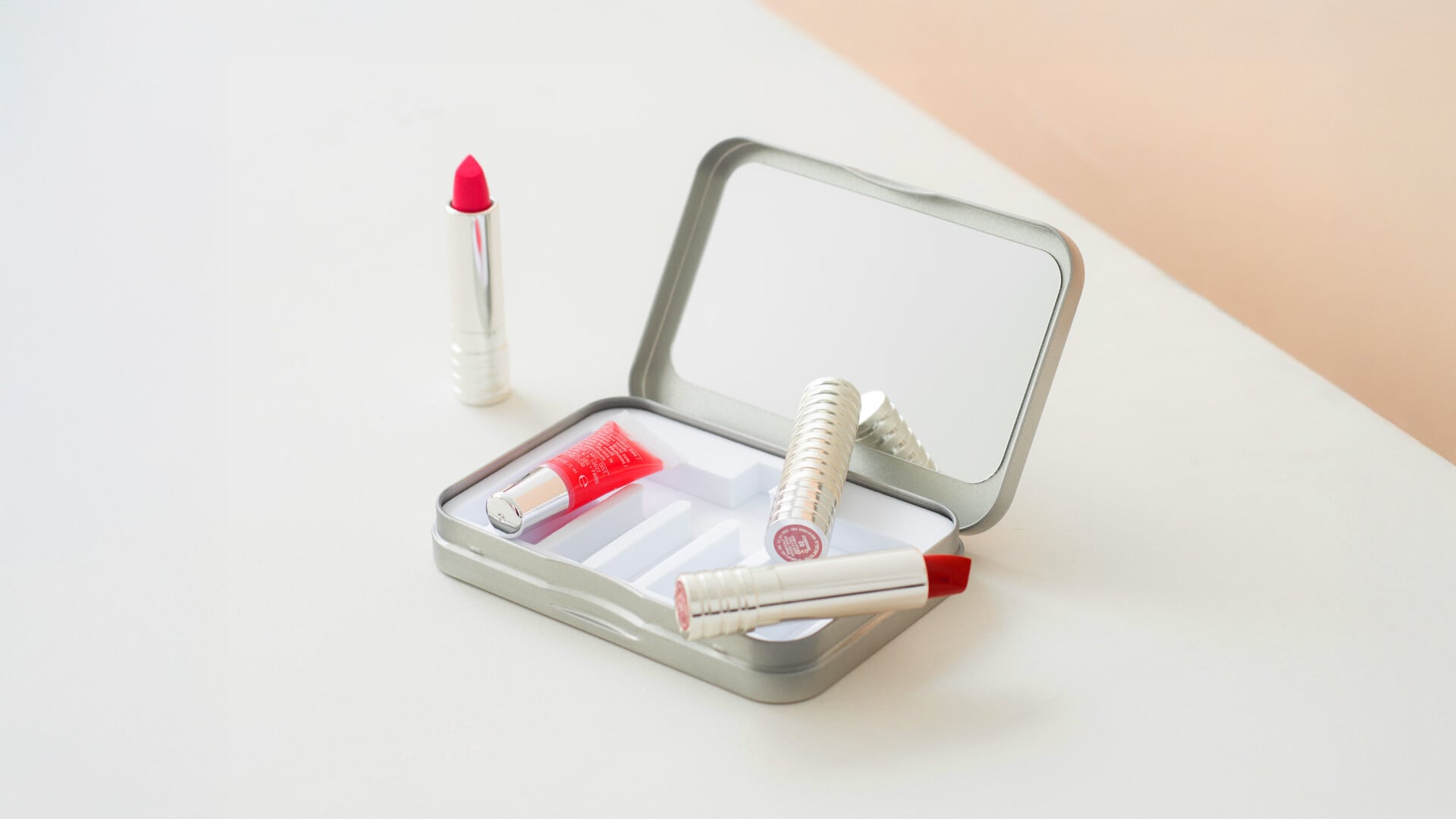 Façonner l’Élégance Intemporelle : Des Emballages Premium pour les Plus Grandes Marques de Cosmétiques