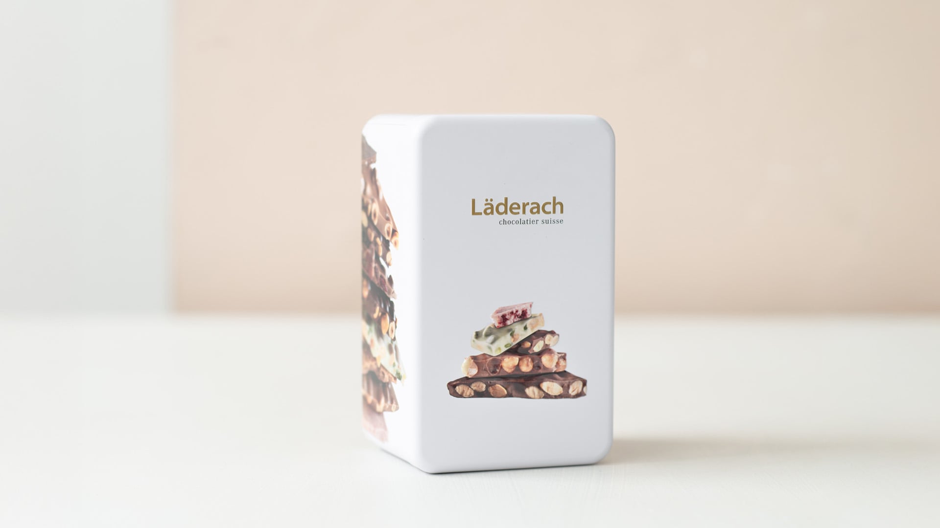 S’adapter aux tendances : innover et faire évoluer ses designs avec des packagings premium sur mesure