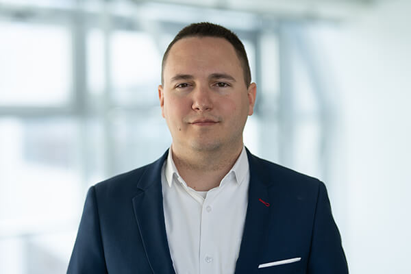 Ádám Szőr