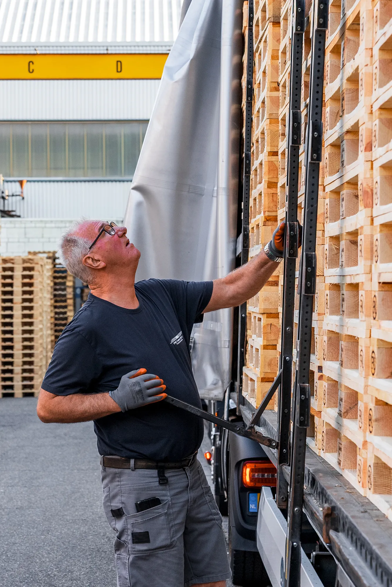 Bereiding en transport van pallets bij PR Pallets