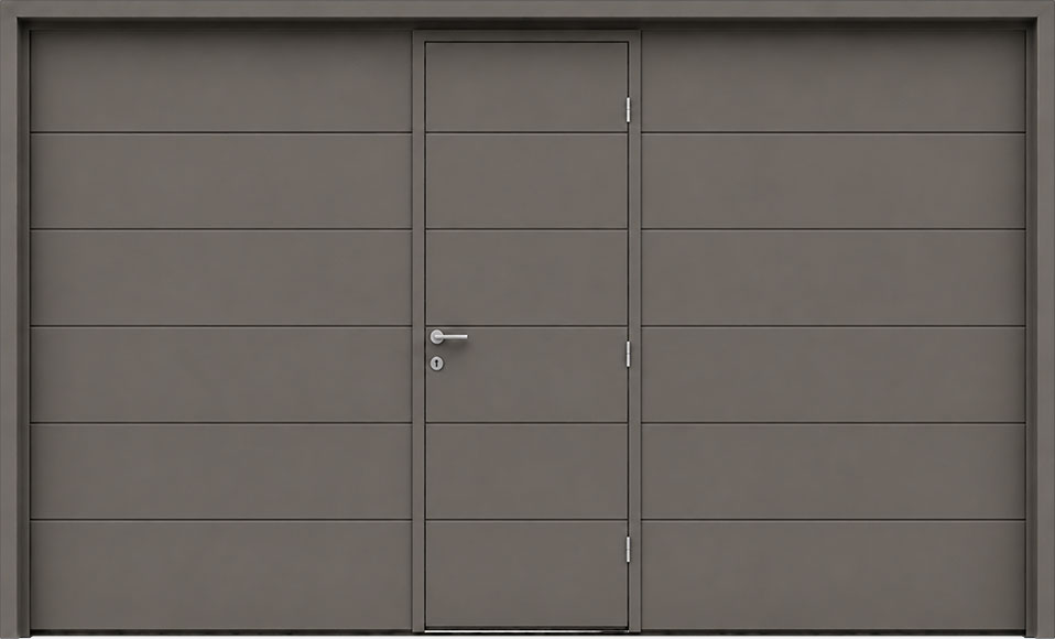 Porte de garage grise avec une porte piétonne centrale et un design à panneaux horizontaux.