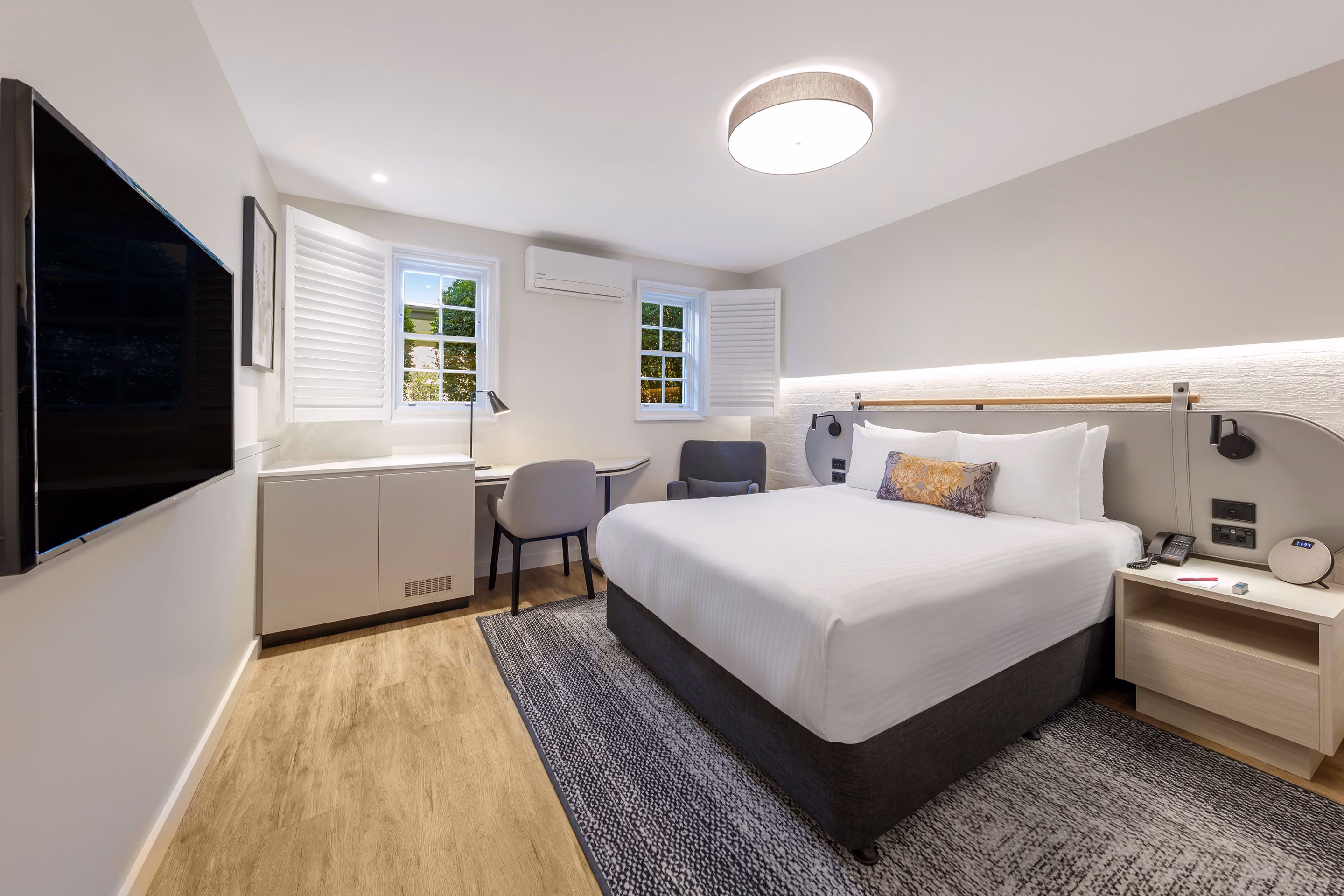 A Standard Room at Crowne Plaza Hawkesbury Valley, part of a VELA Wellness Escape