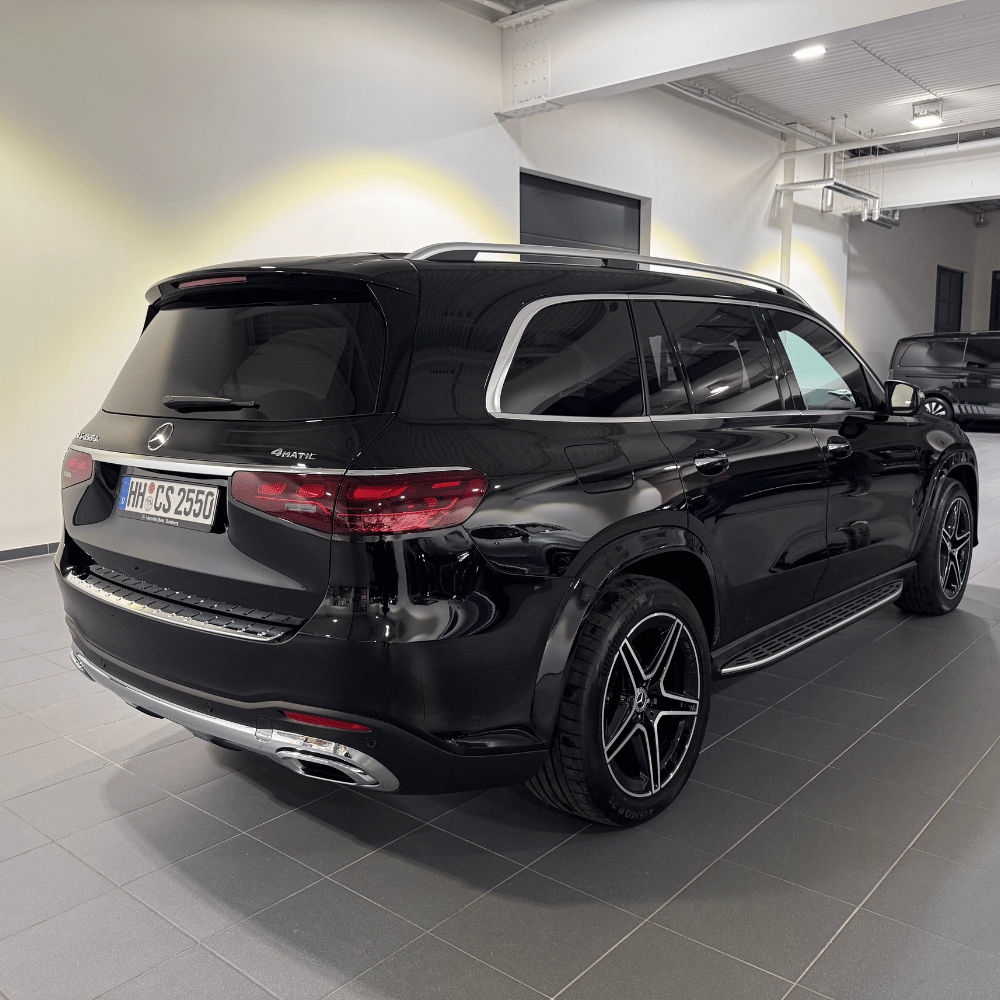 Mercedes-Benz GLS in Schwarz, Heckansicht