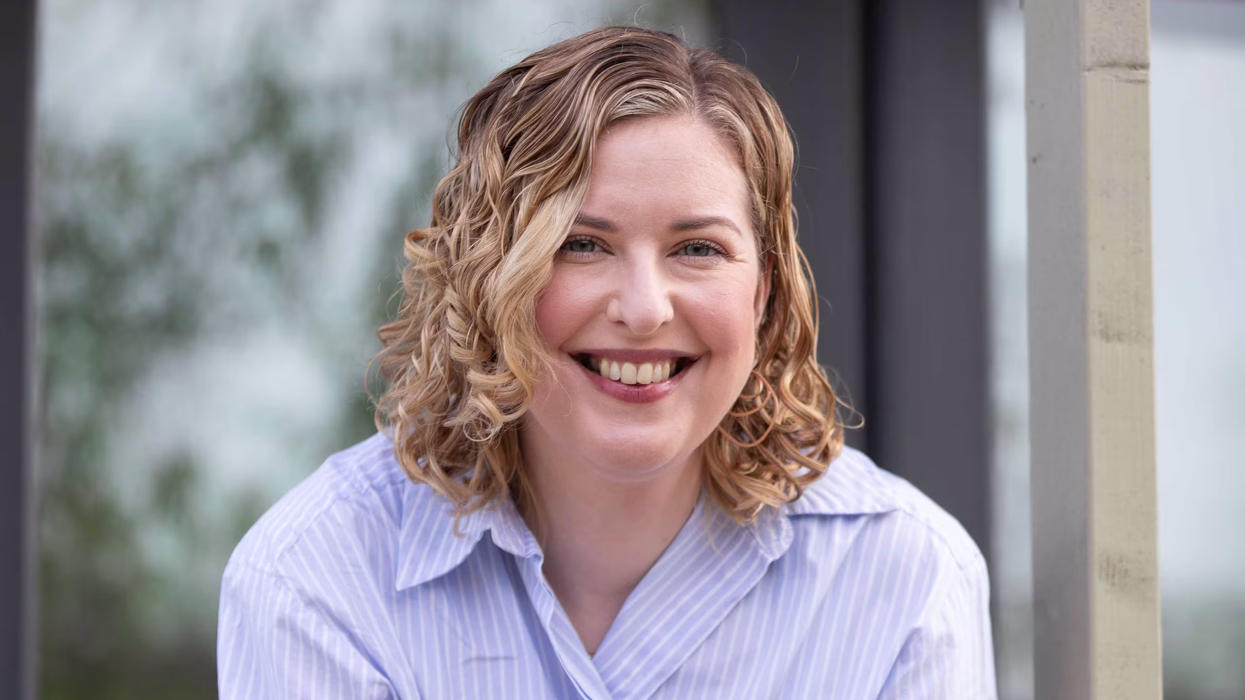 Headshot of Helen Barnett.