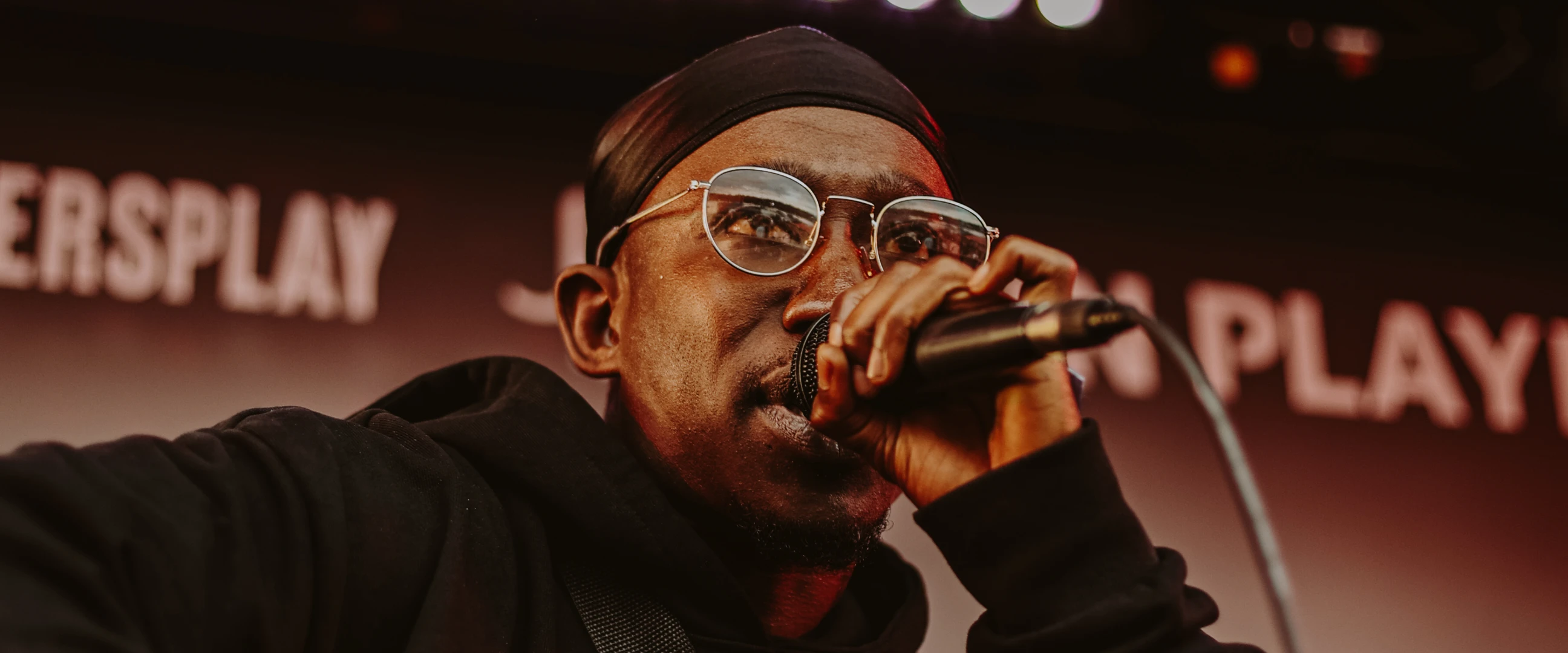 Live-Act am XXL Truck der Marke John Player Special